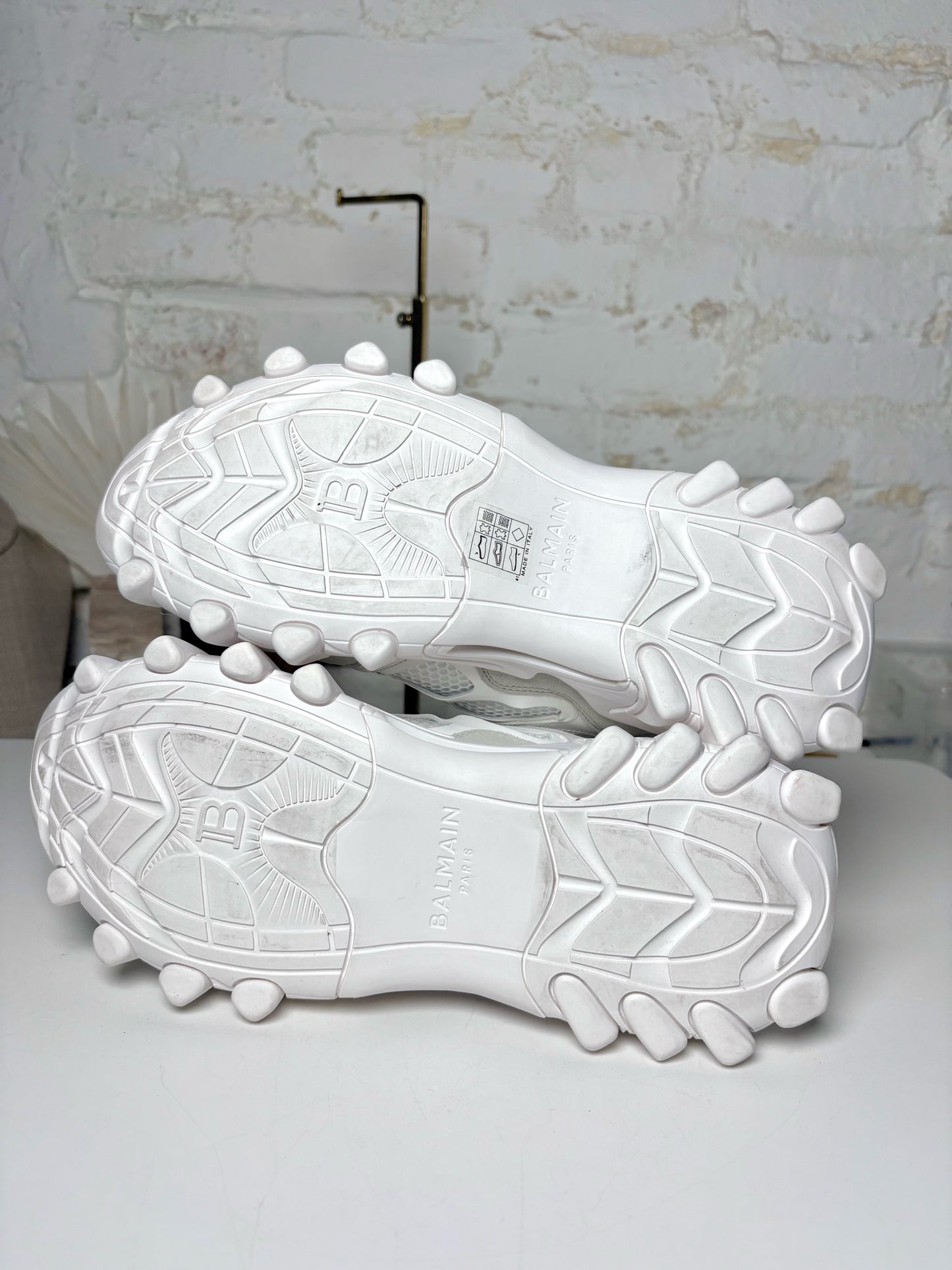 W Shoe Size 39 (8.5 US) Balmain B-eastWhite Leather NWT Sneakers