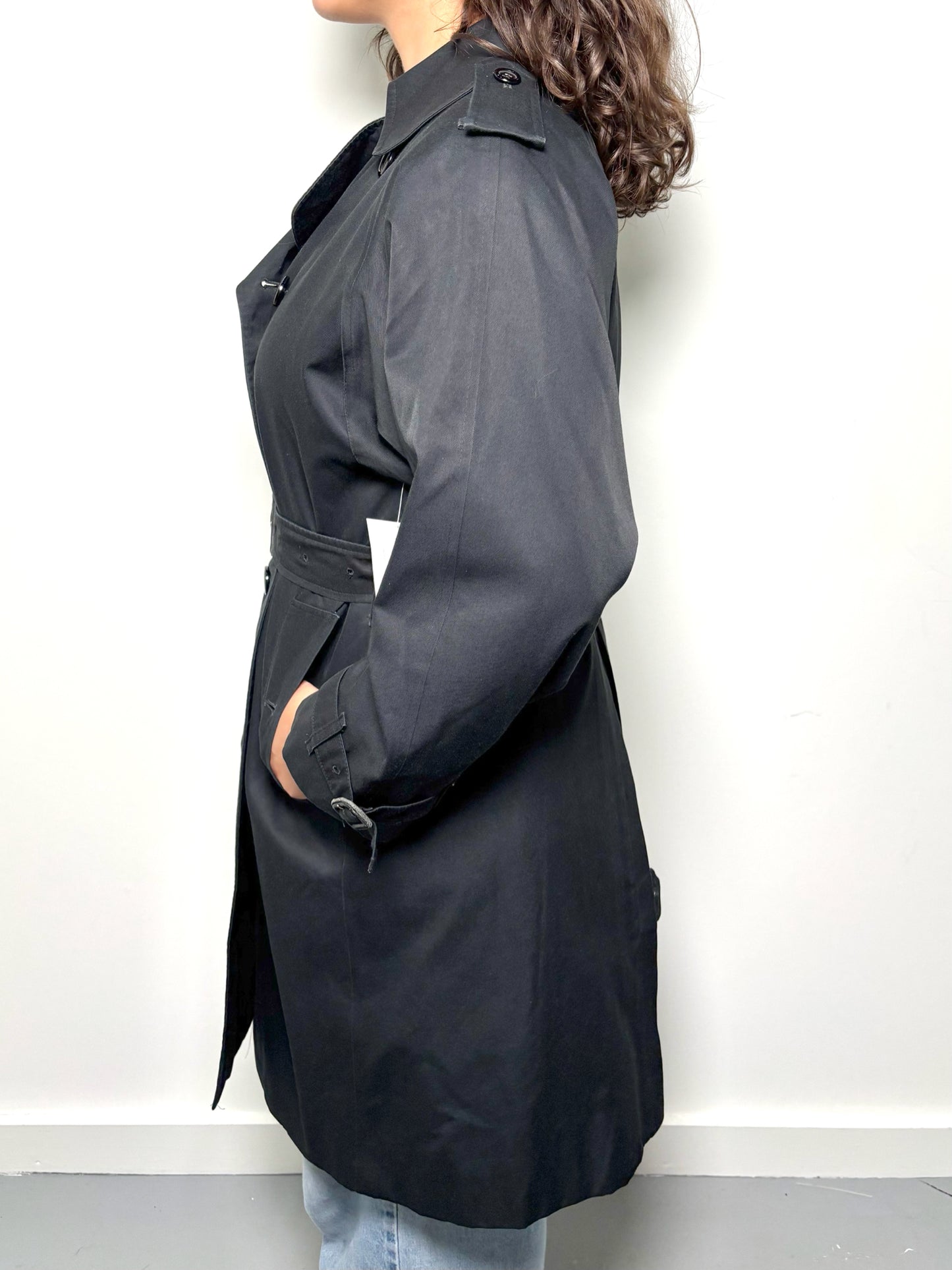 Women Size 6L Burberrys' Vintage Black Rain/Trench Coat