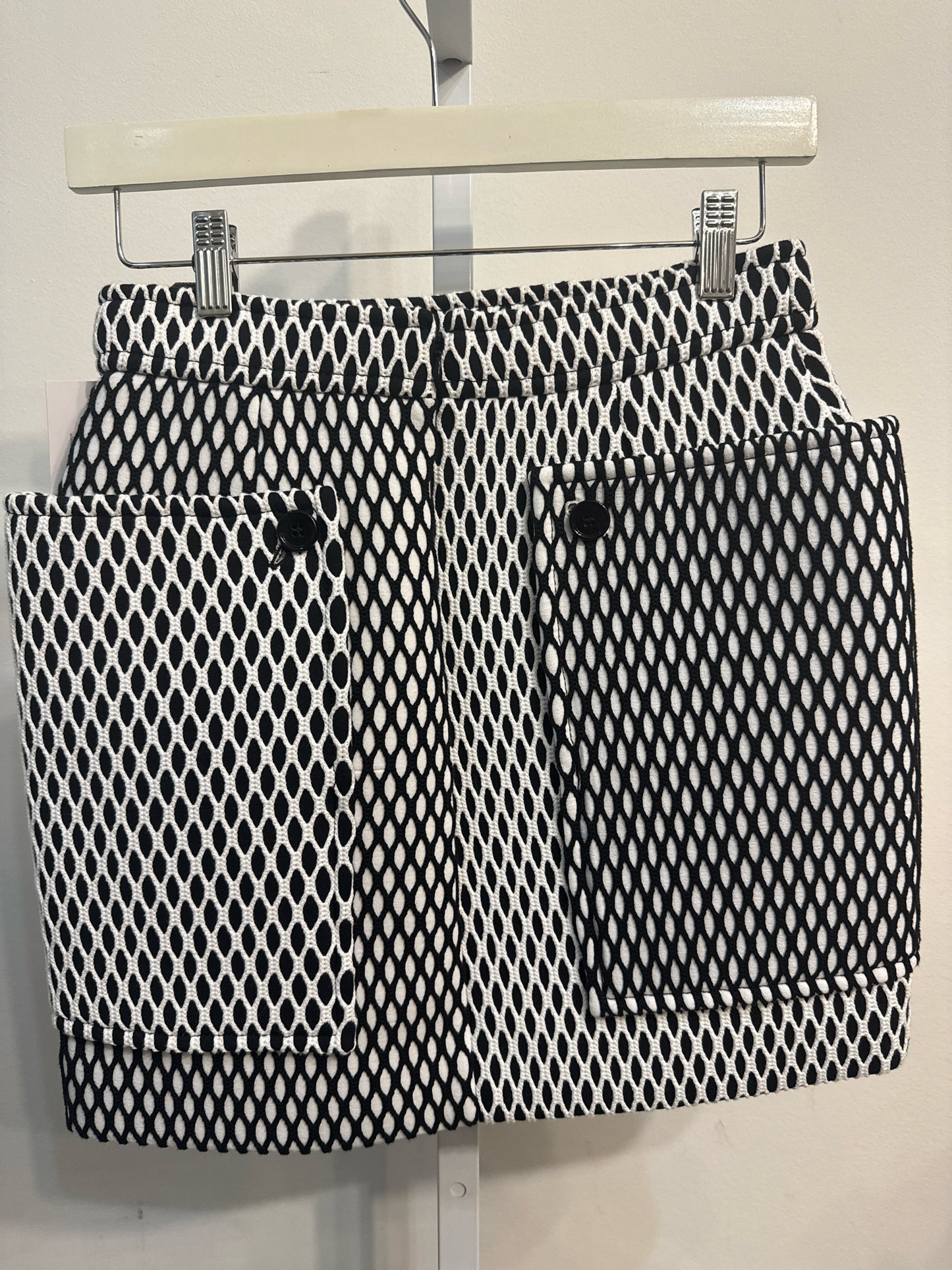 Women Size 4 Burberry Black, White Mesh and Neoprene Mini NWT Skirt