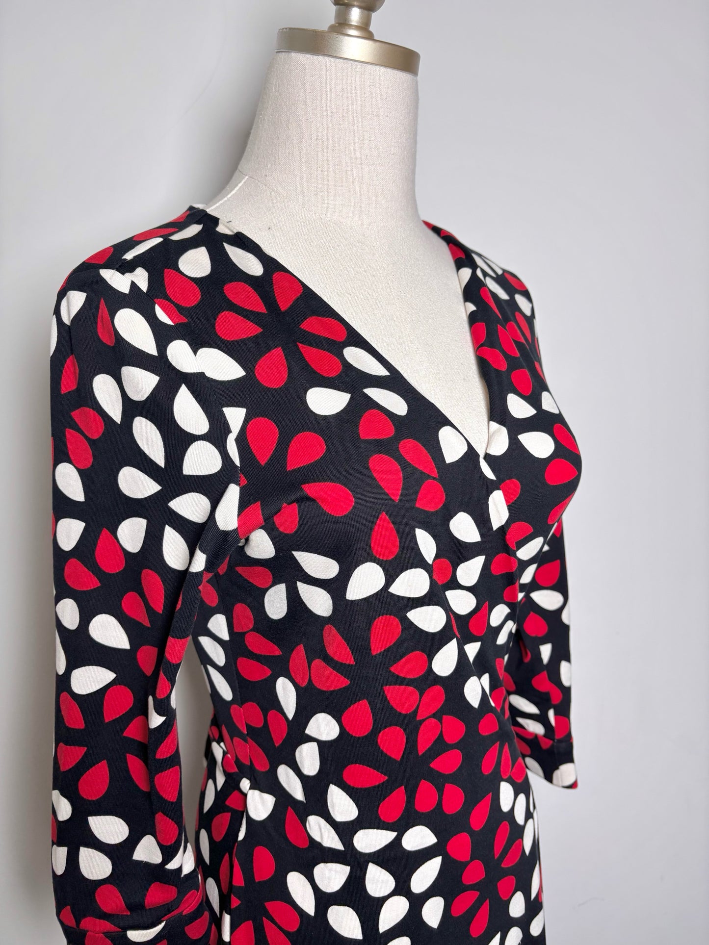Women Size 6 Diane Von Furstenberg Black, white, red Polka Dot Dress