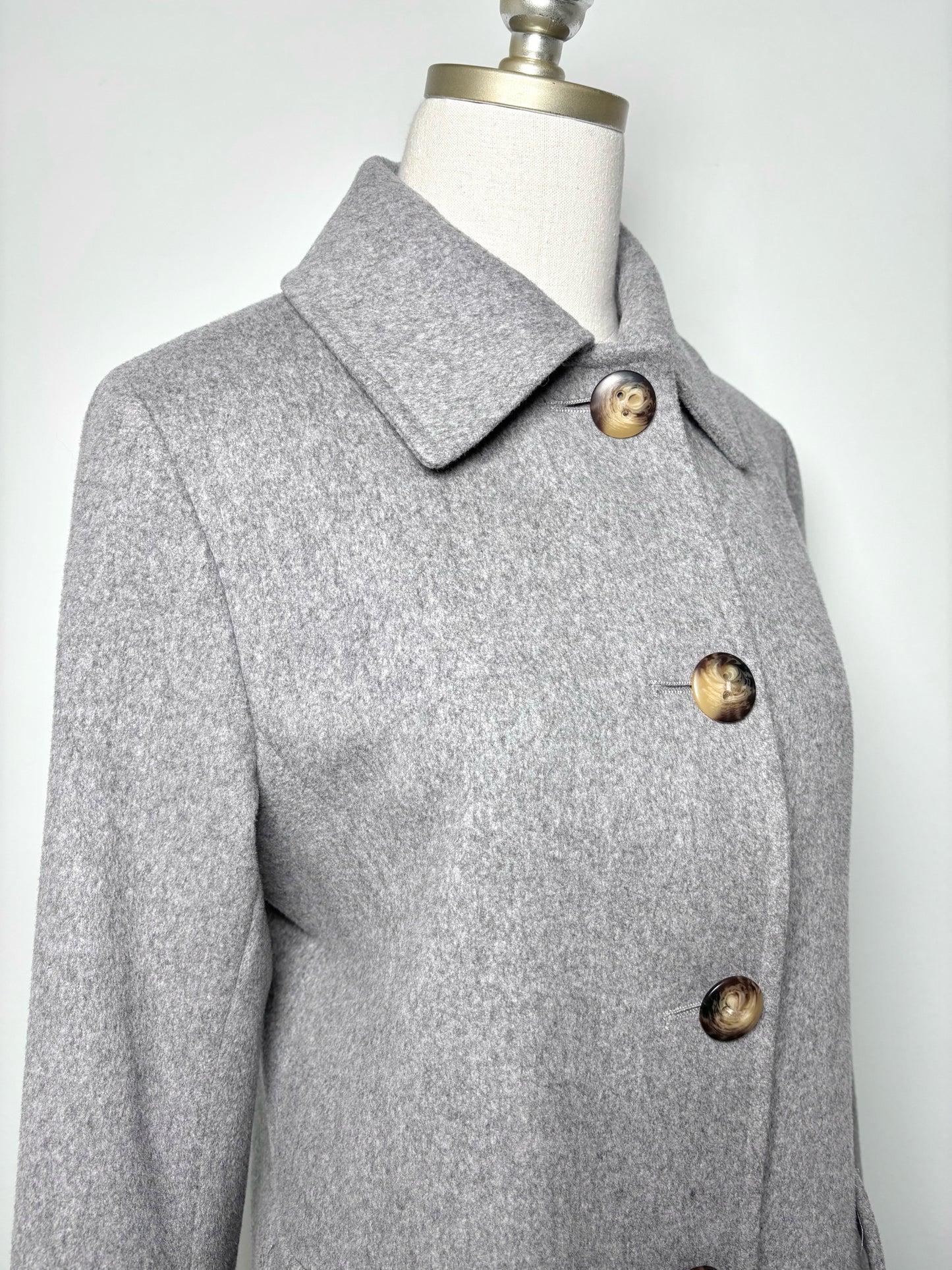 Women Size 10 (L US) Fleurette Light Gray Solid Pre-owned Coat