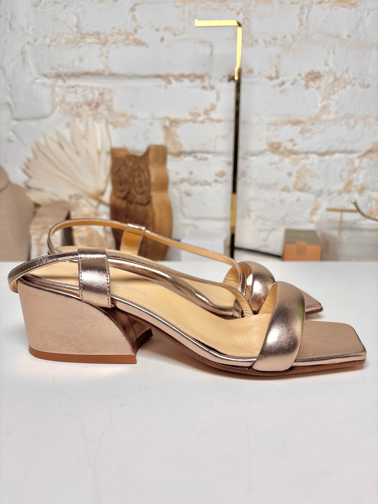 W Shoe Size 37 Marion Parke Gold Heels