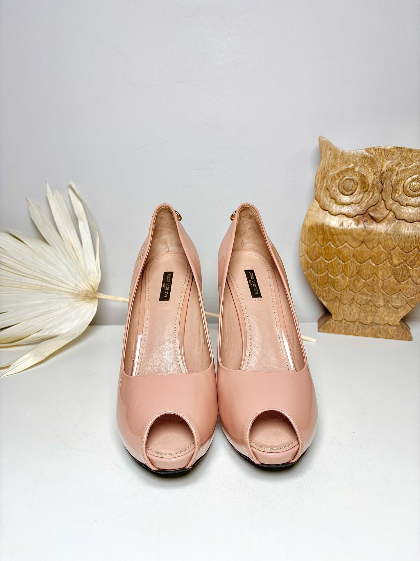 W Shoe Size 41 (8, US) Louis Vuitton Light Pink Leather Patent Heels