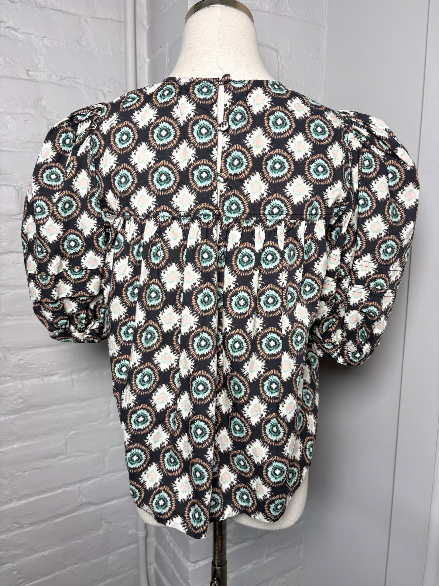 Women Size XS Hunter Bell Black, Mint Green, Peach Abstract Print Cotton Blouse