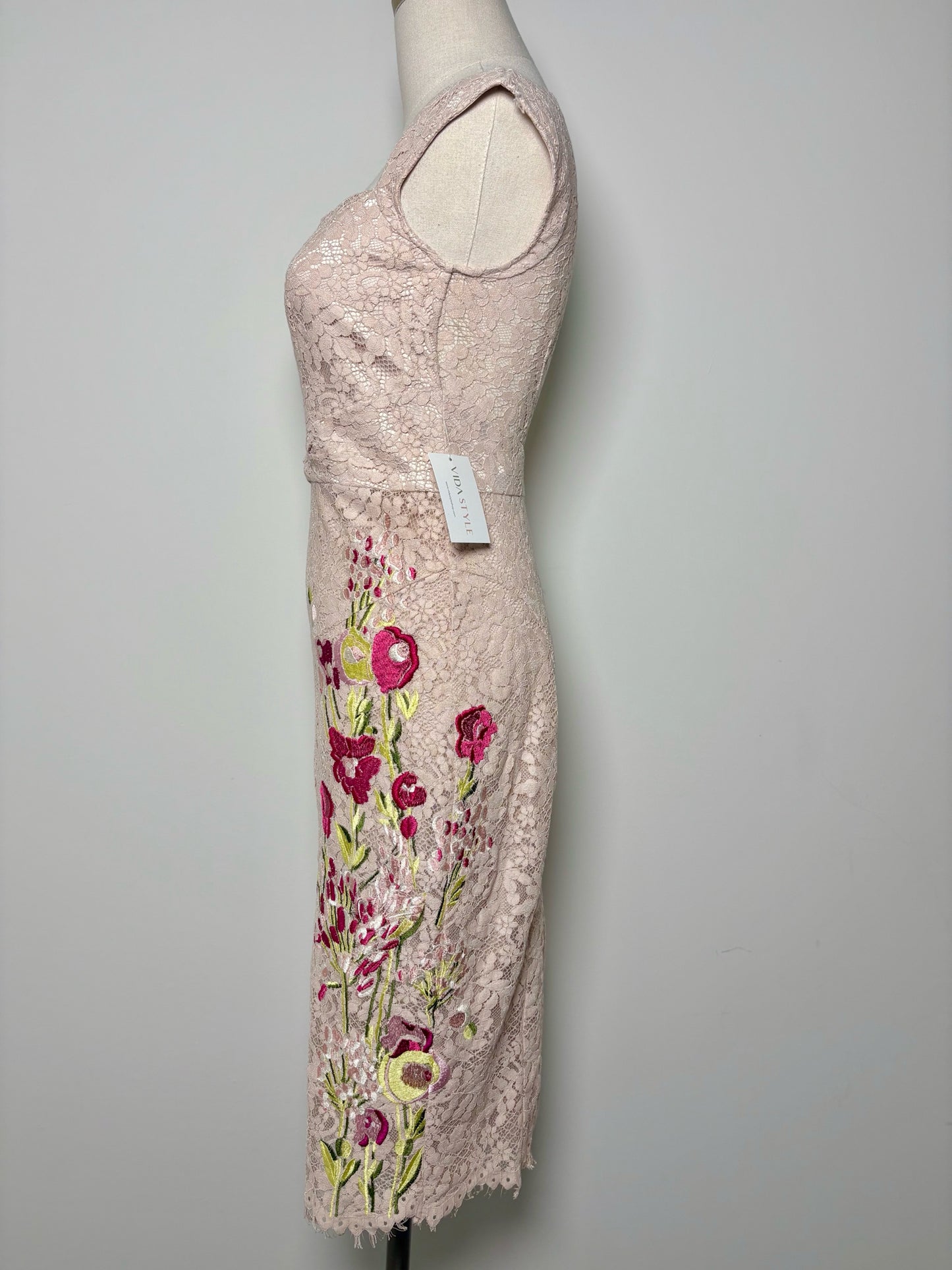 Women Size 2 Karen Millen Dusty Pink Lace, Embroidered Sheath Dress