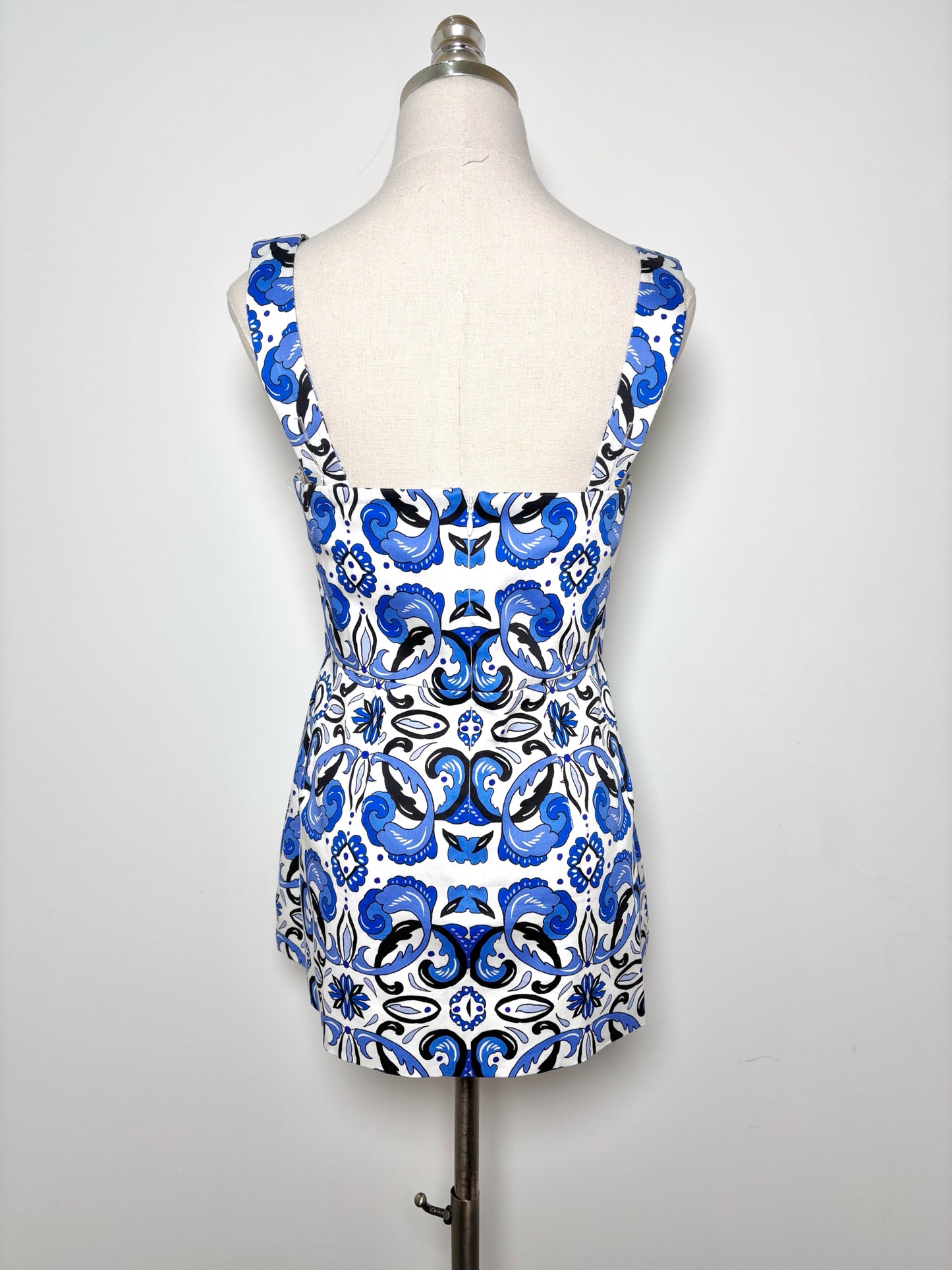 Women Size S Tuckernuck Blue, White Floral Cotton 2 Piece Set