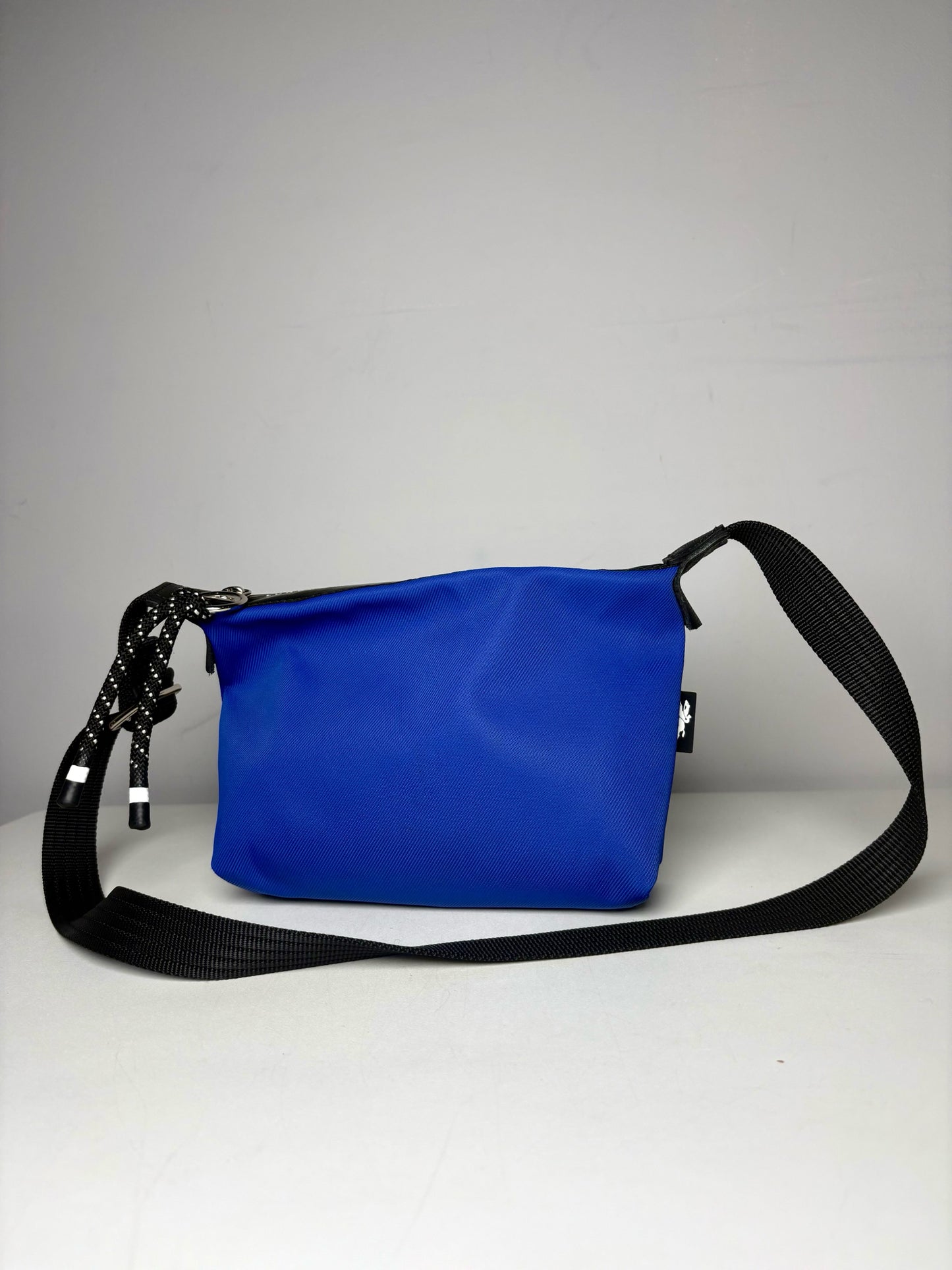 Longchamp Energy Nylon Pre-owned Blue Leather Trim Sling Bag