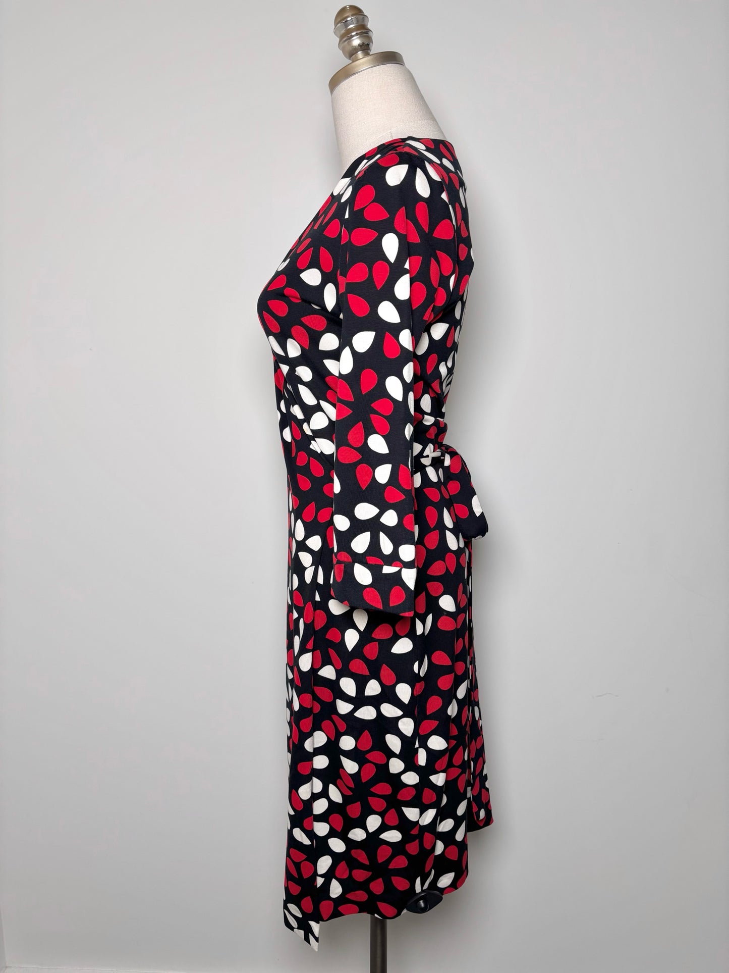 Women Size 6 Diane Von Furstenberg Black, white, red Polka Dot Dress