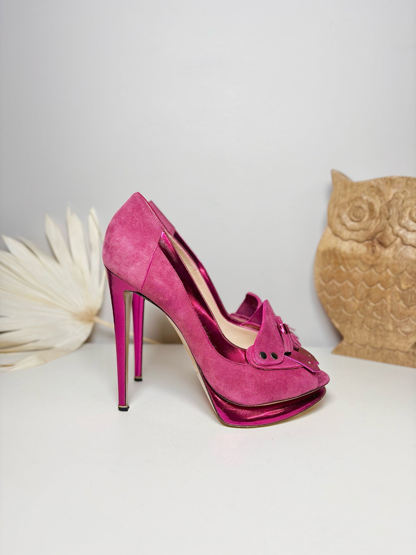 W Shoe Size 40 (10, US) Nicholas Kirkwood Pink Leather Suede Heels