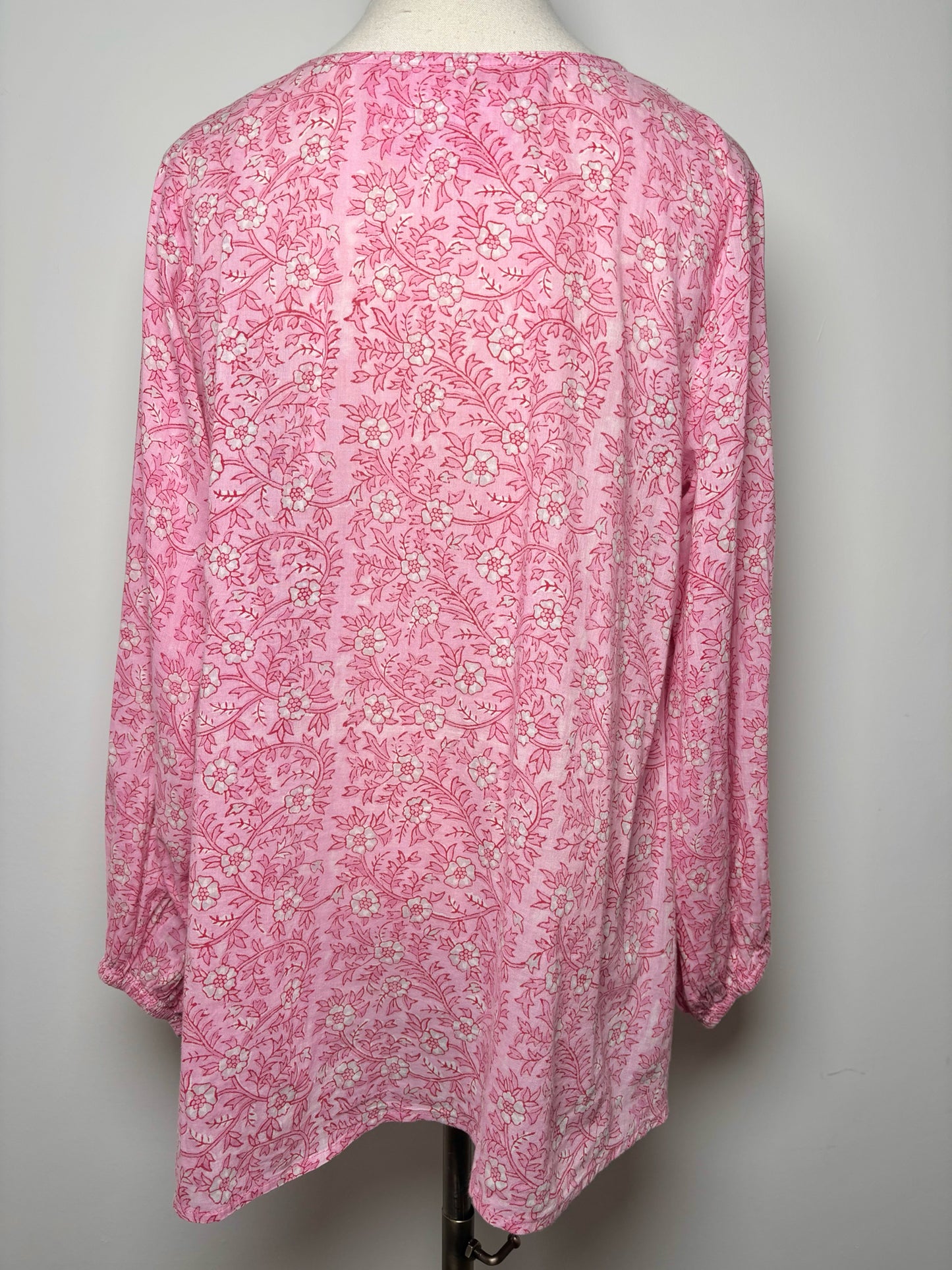 Women Size XS India Collection Emerson Fry Pink, White Floral Cotton Blouse
