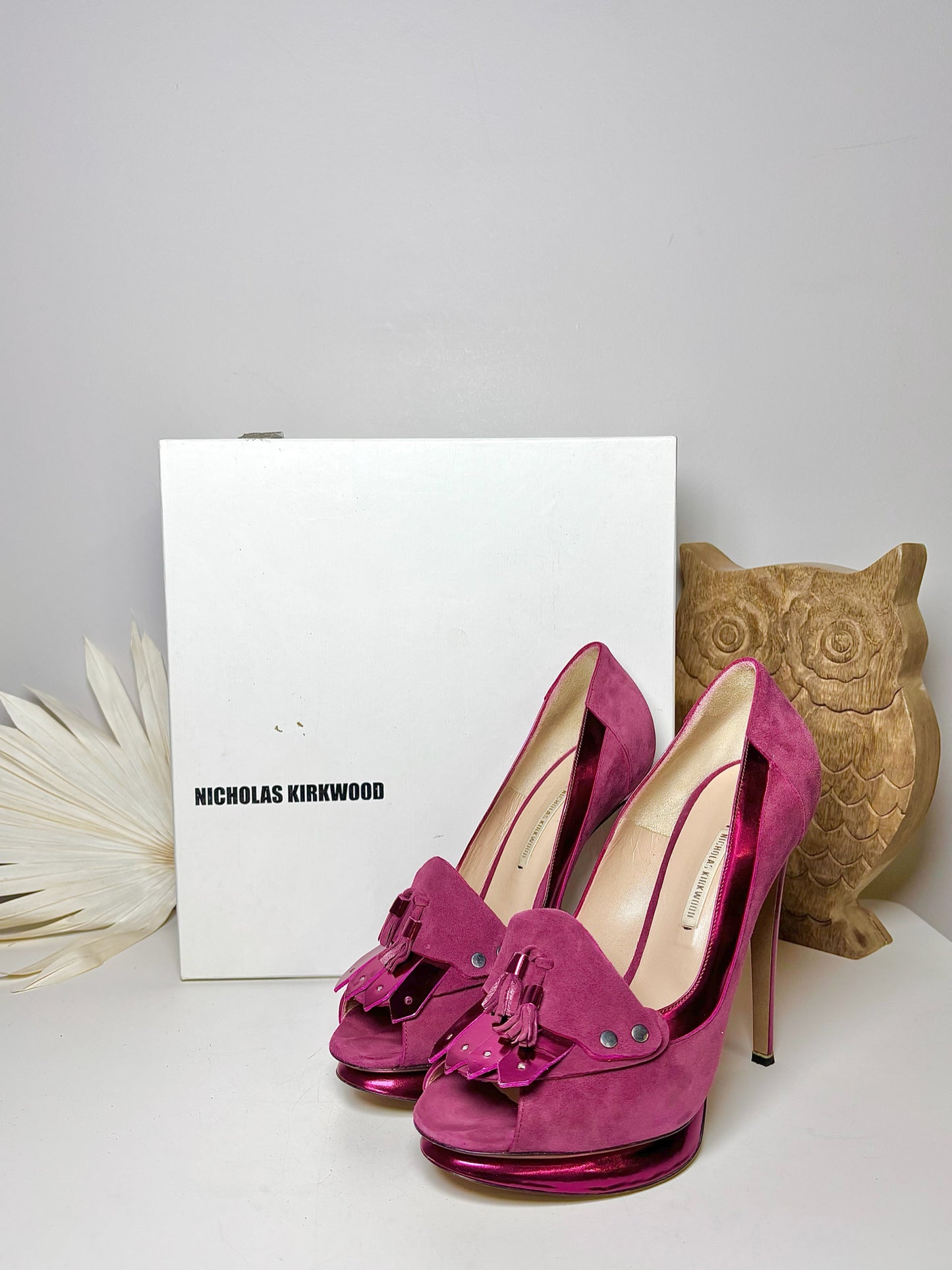 W Shoe Size 40 (10, US) Nicholas Kirkwood Pink Leather Suede Heels