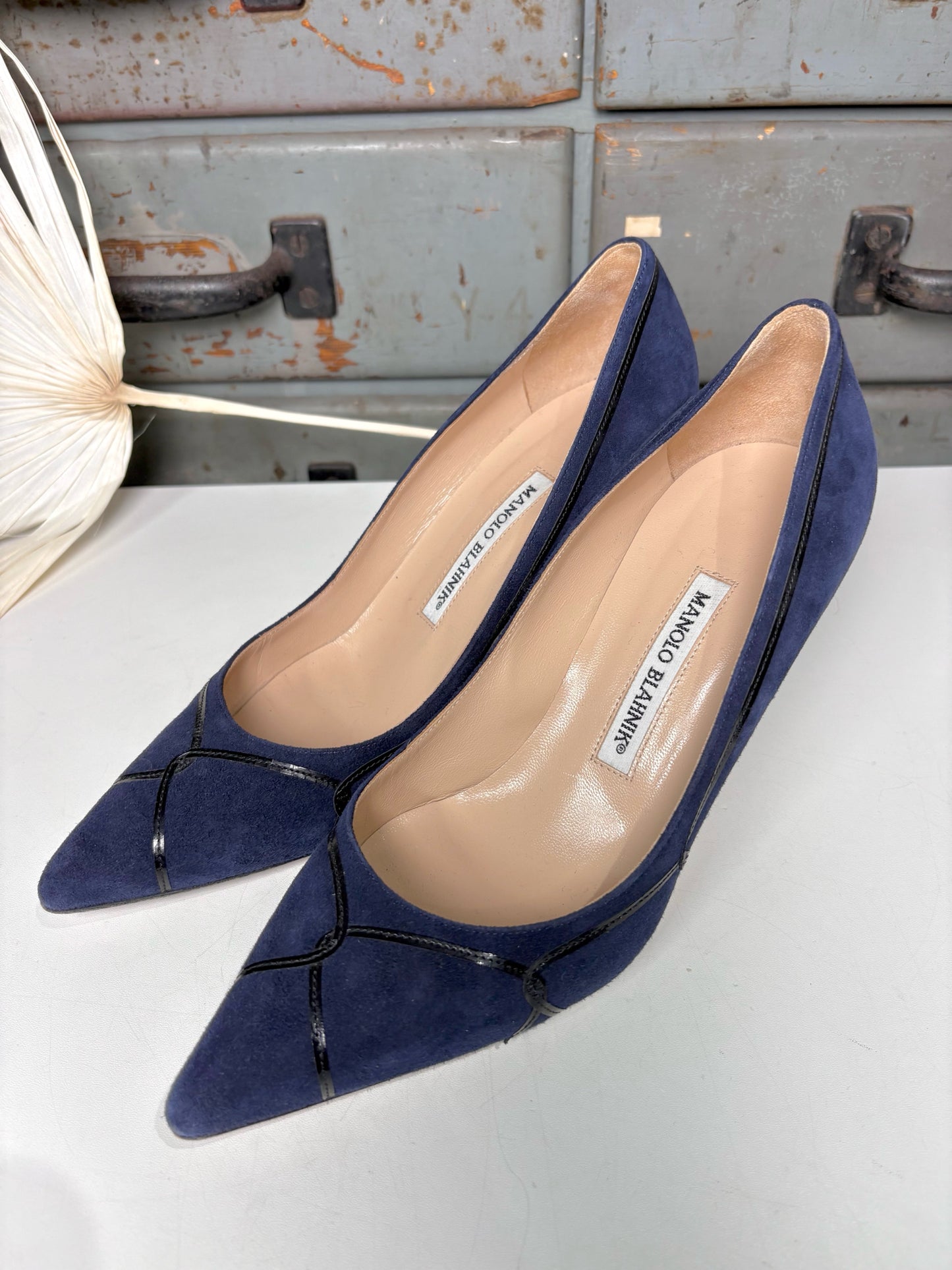 W Shoe Size 38 (7.5 - 8) Manolo Blahnik Navy Blue Suede Heels