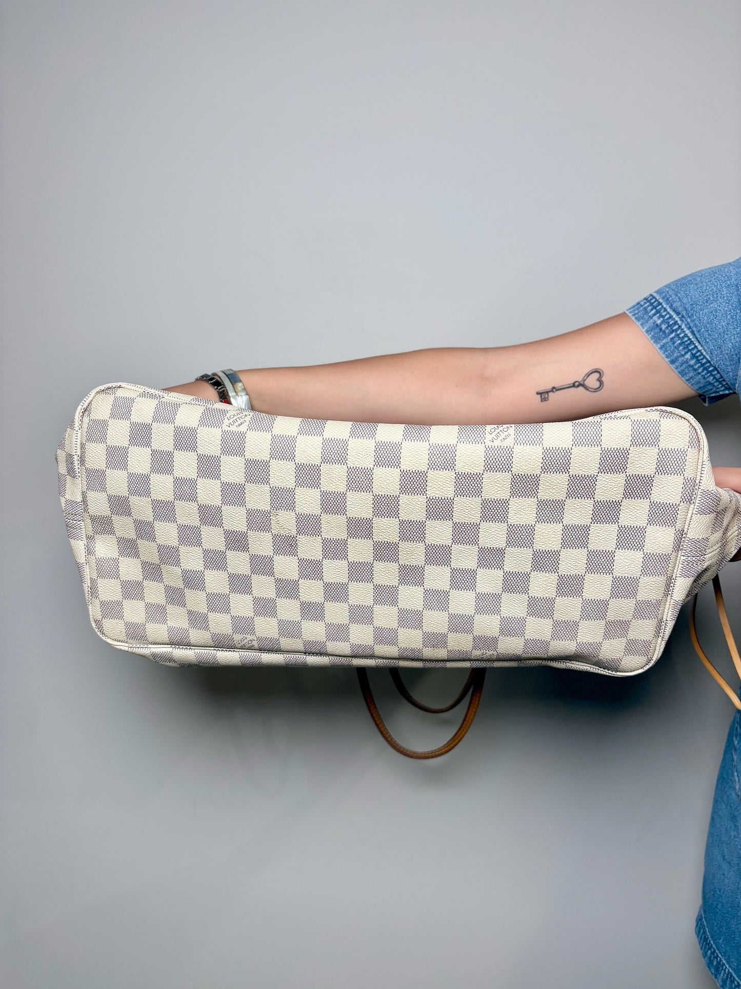 Coated Canvas Pre-owned Neverfull GM Damier Azur Louis Vuitton Bag