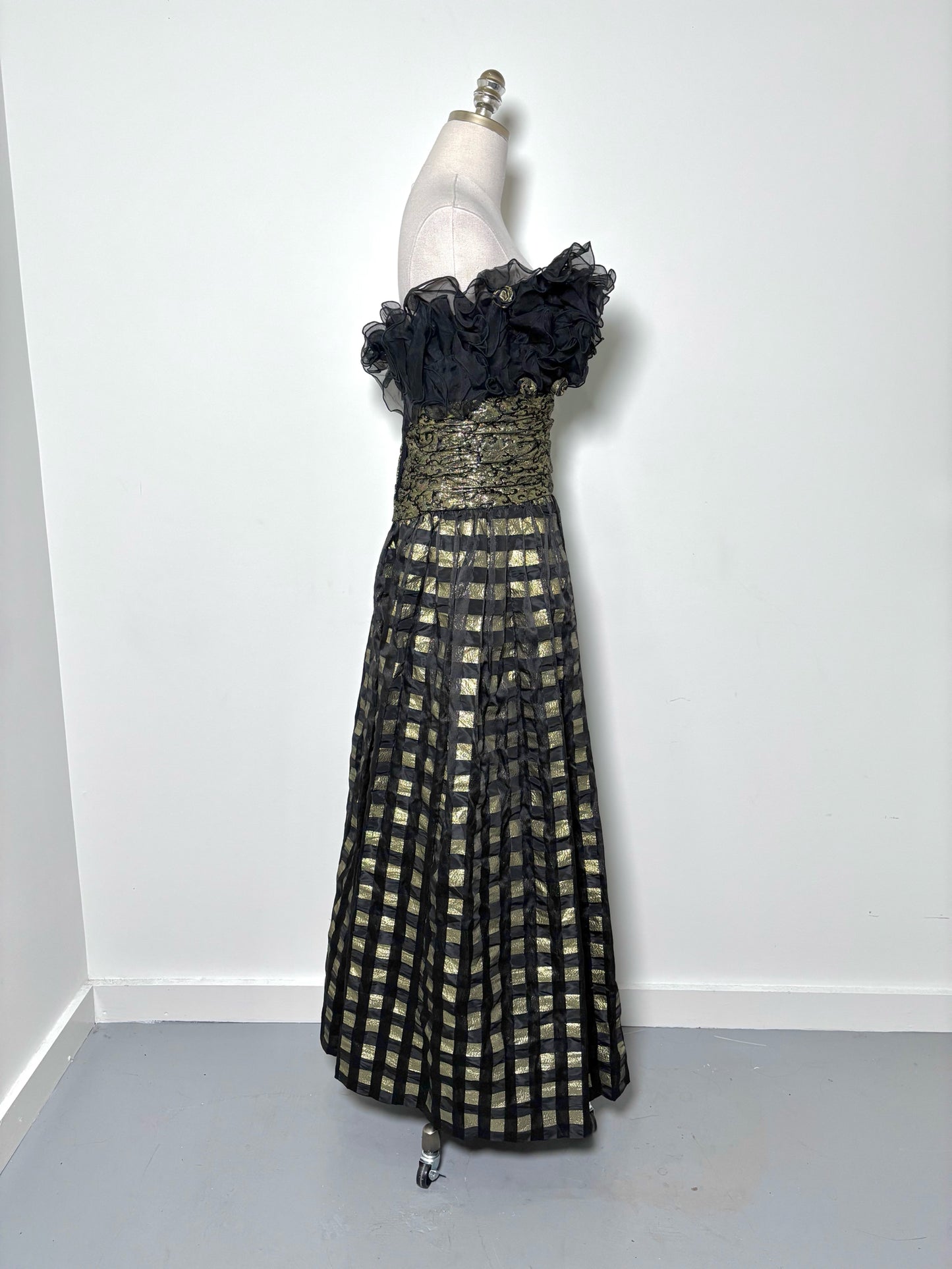 Women Size 6 Eugene Alexander Gold, black, white Squares Vintage Gown