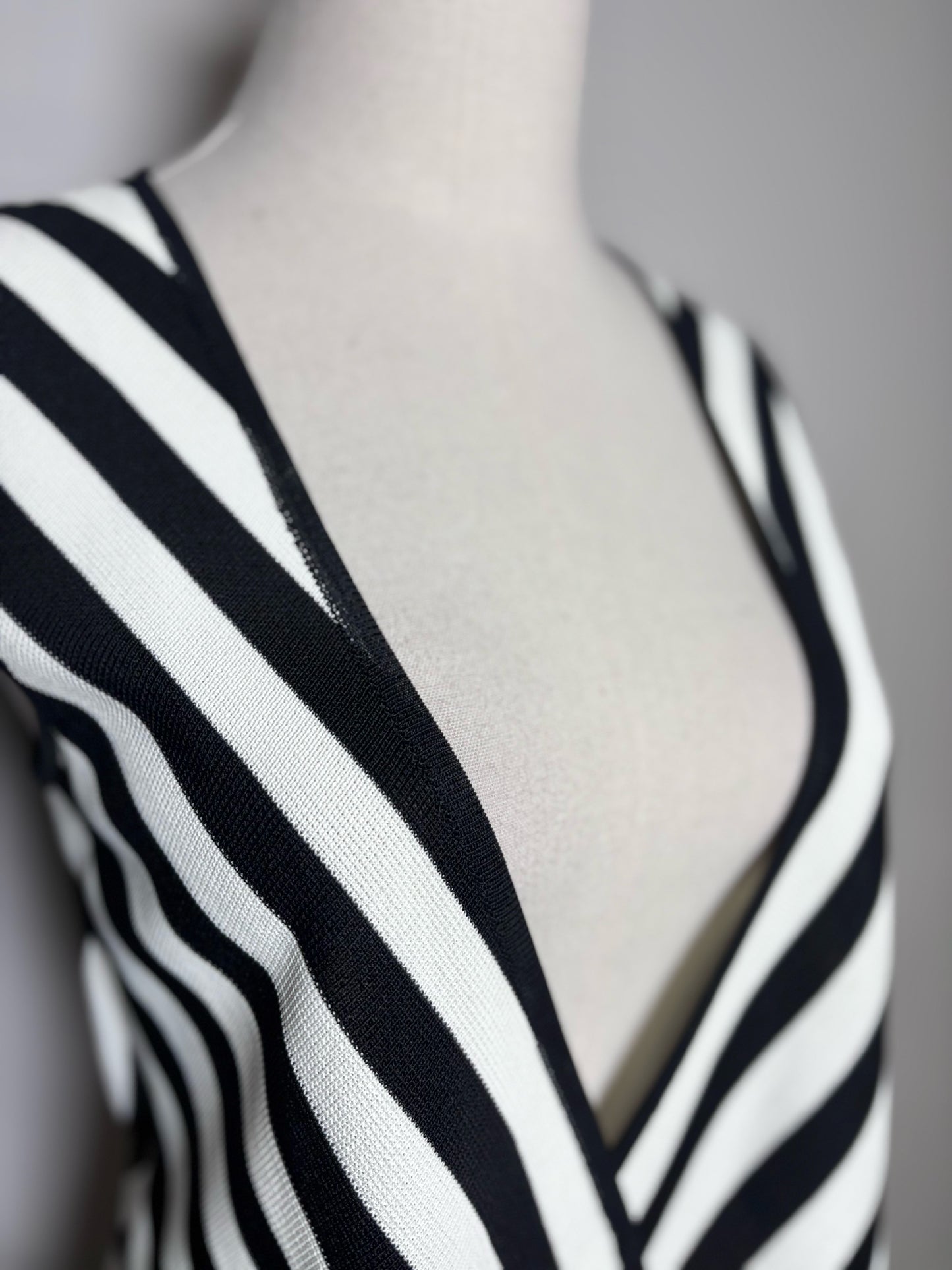 Women Size 46 Dolce & Gabbana Black & White Chevron Vintage Pre-owned Vest