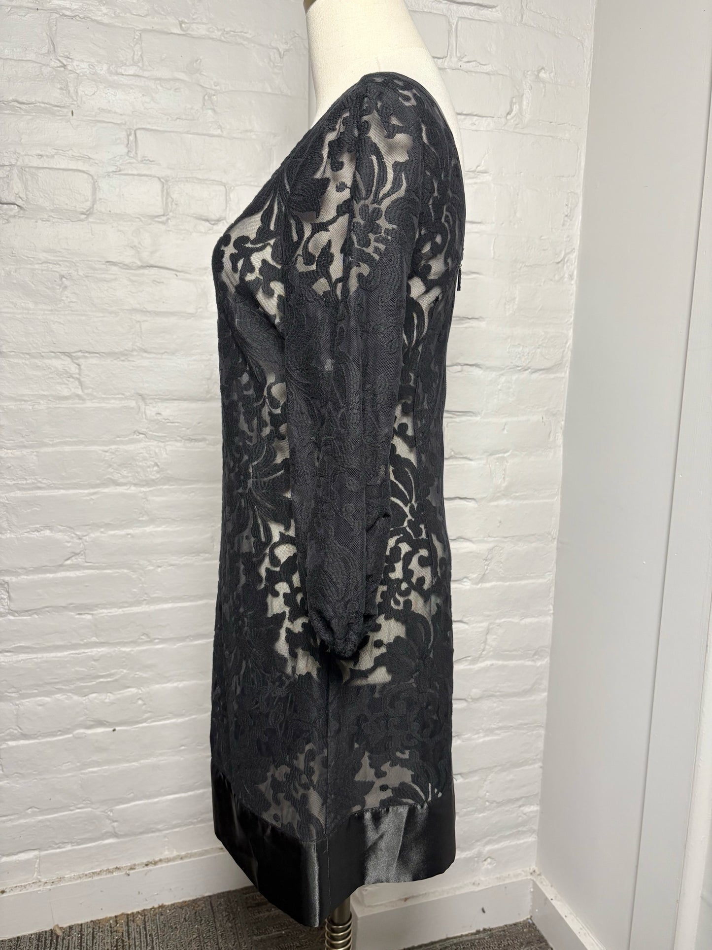 Women Size 4 Laundry by Shelli Segal Black Lace Polyester Not Vintage Dress