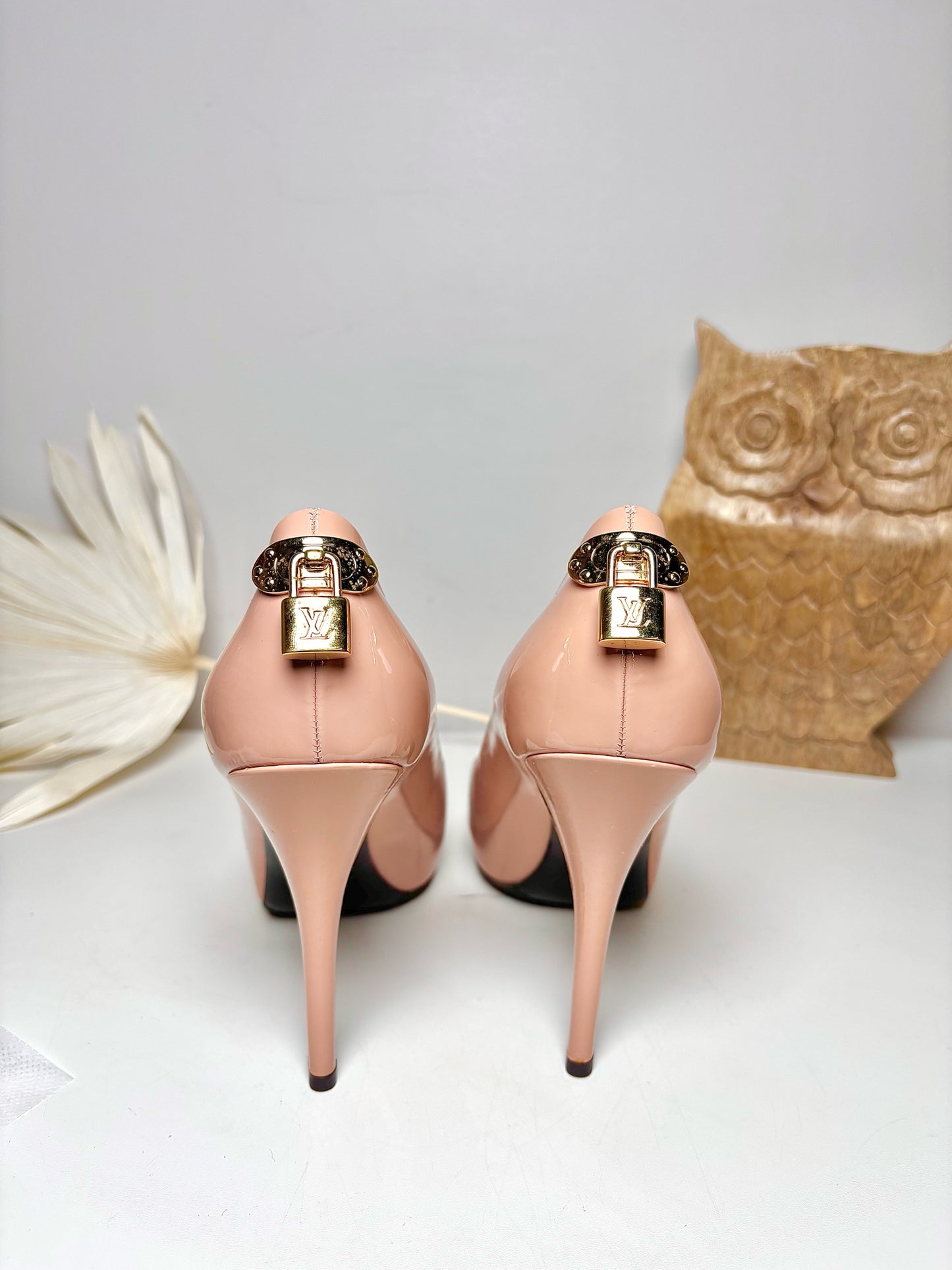 W Shoe Size 41 (8, US) Louis Vuitton Light Pink Leather Patent Heels