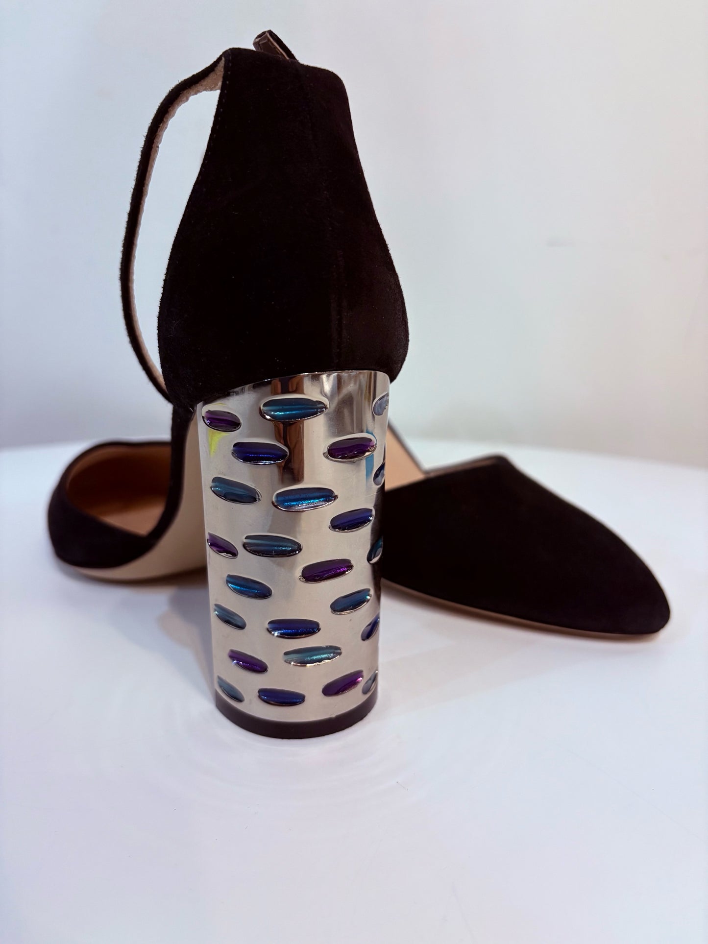 W Shoe Size 38 (7.5) M. Gemi Black Leather Suede Heels