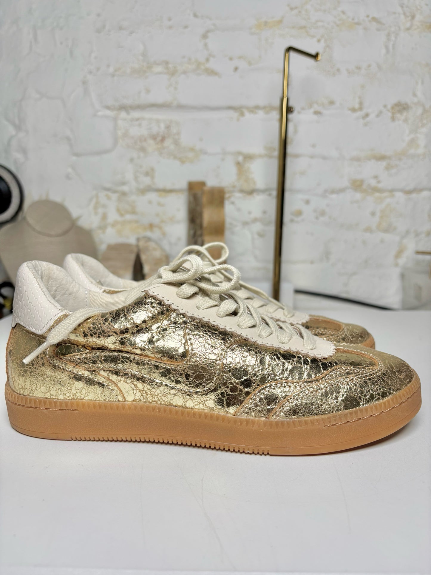 W Shoe Size 6.5 Dolce Vita Metallic Gold Leather Cowhide Sneakers
