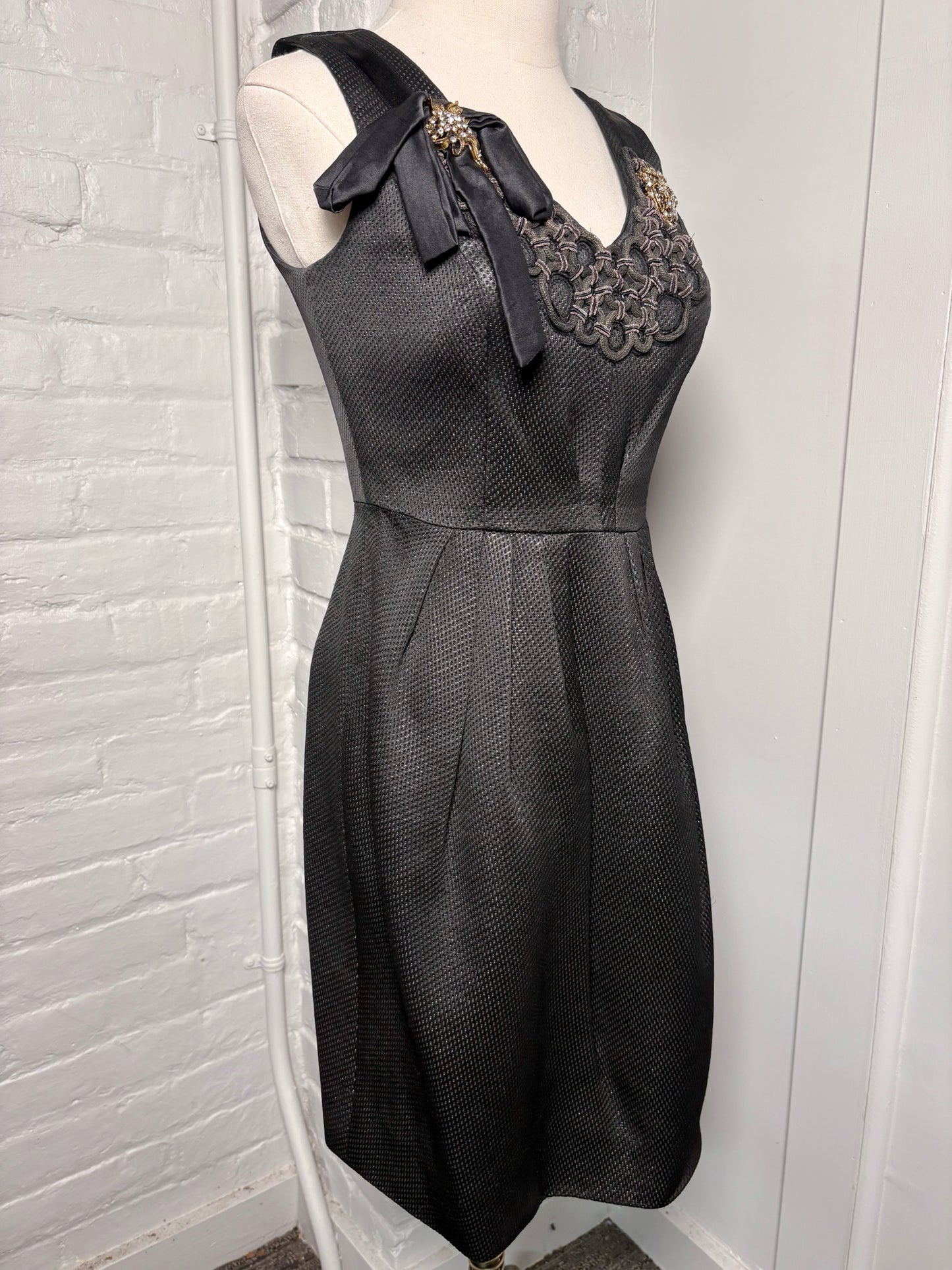 Women Size 2 Carmen Marc Valvo Black Solid Wool, Silk Dress