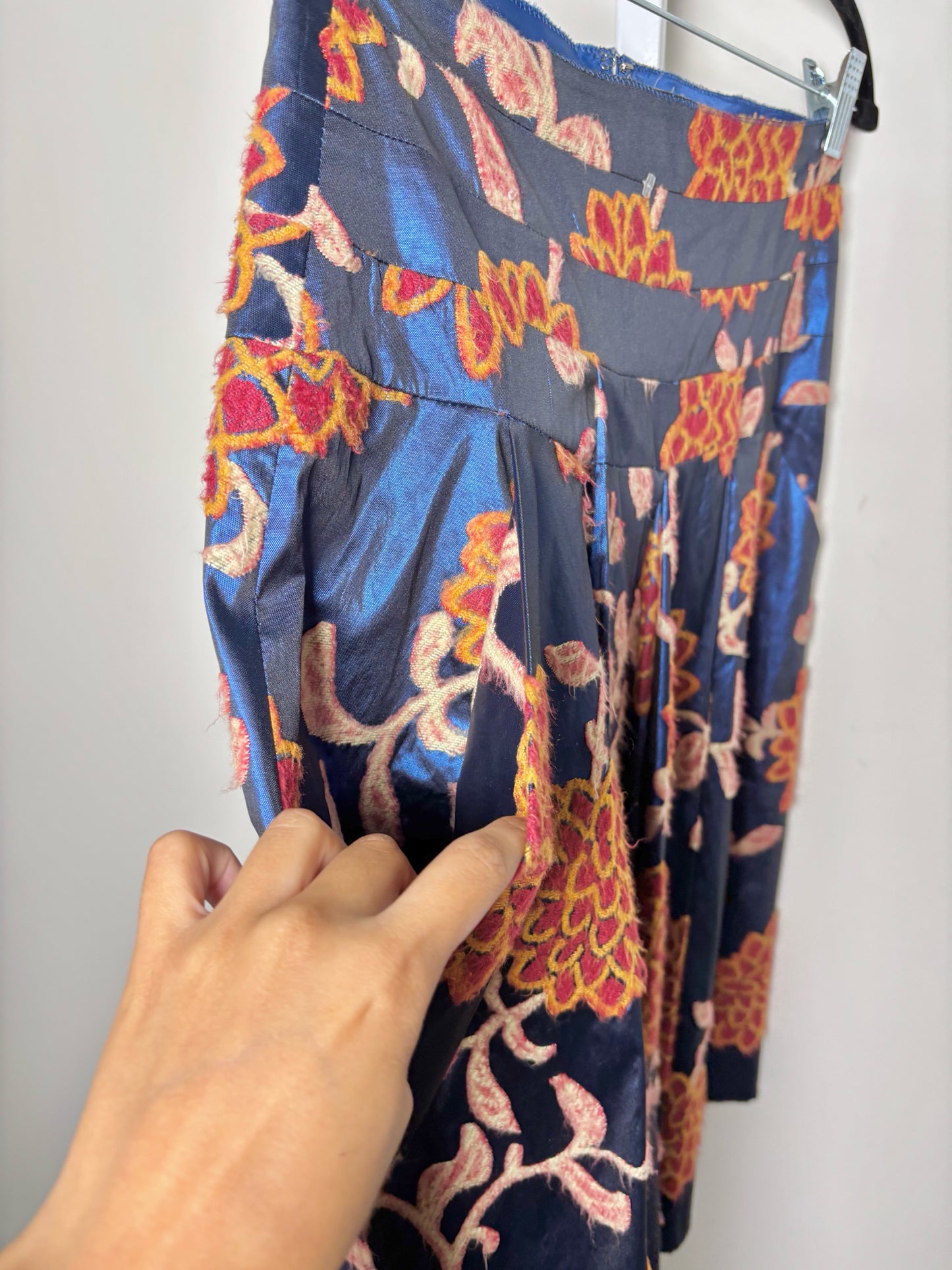 Women Size 4 Robert Rodriguez Navy, orange, red Floral Skirt