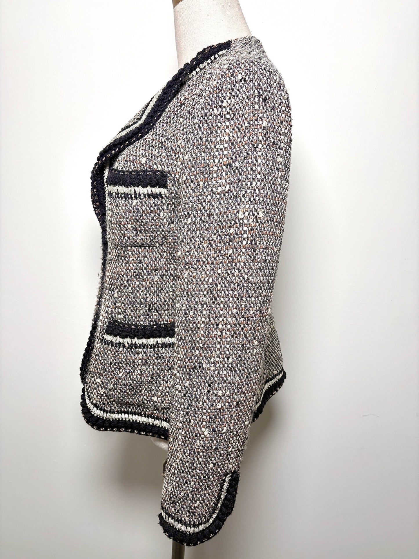 Women Size 8 St. John Couture Black, White Boucle Virgin Wool Blend Jacket