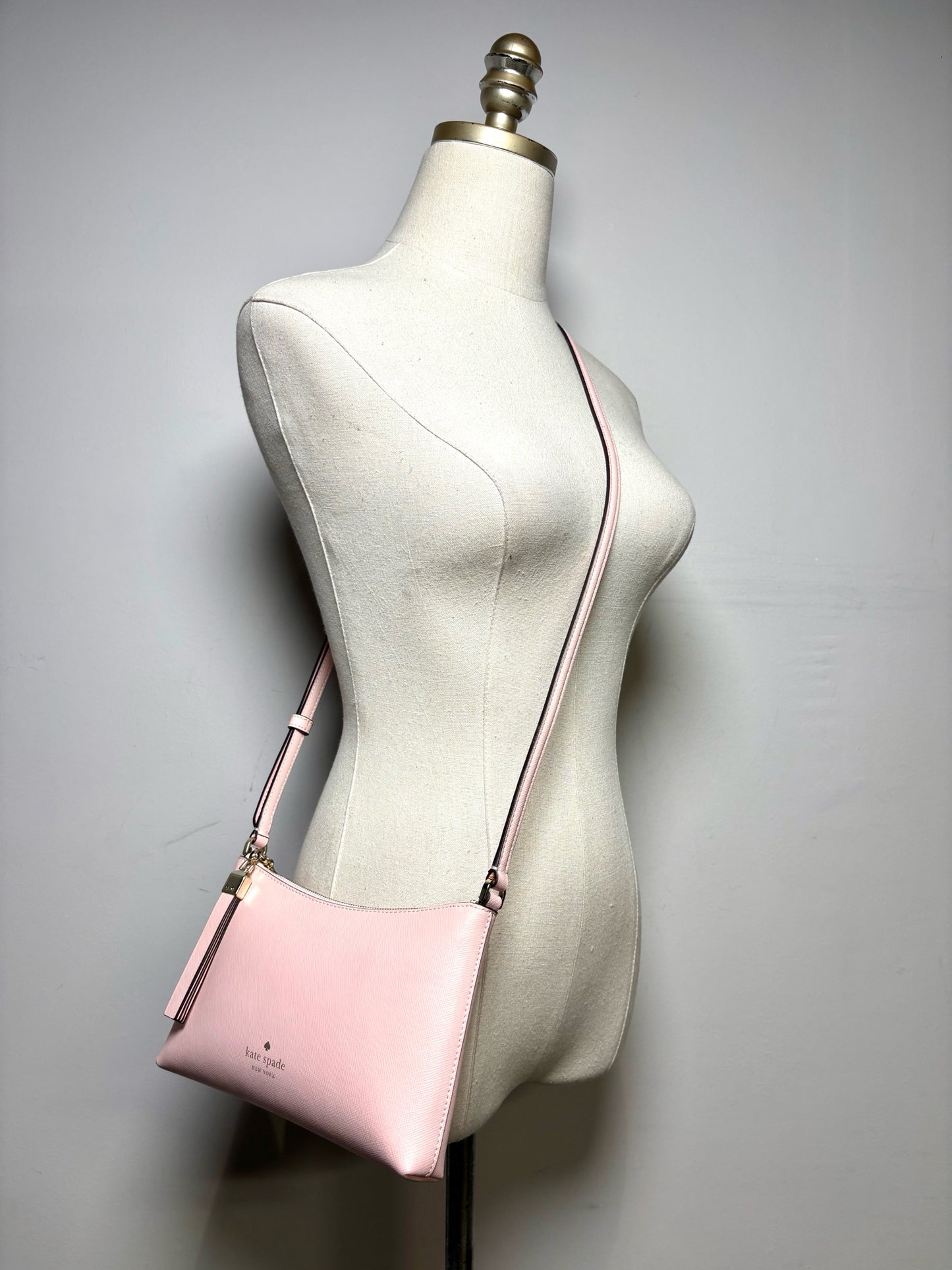 Women's Kate Spade Sadie Light Pink Saffiano Leather Pre-Owned Crossbody Purse