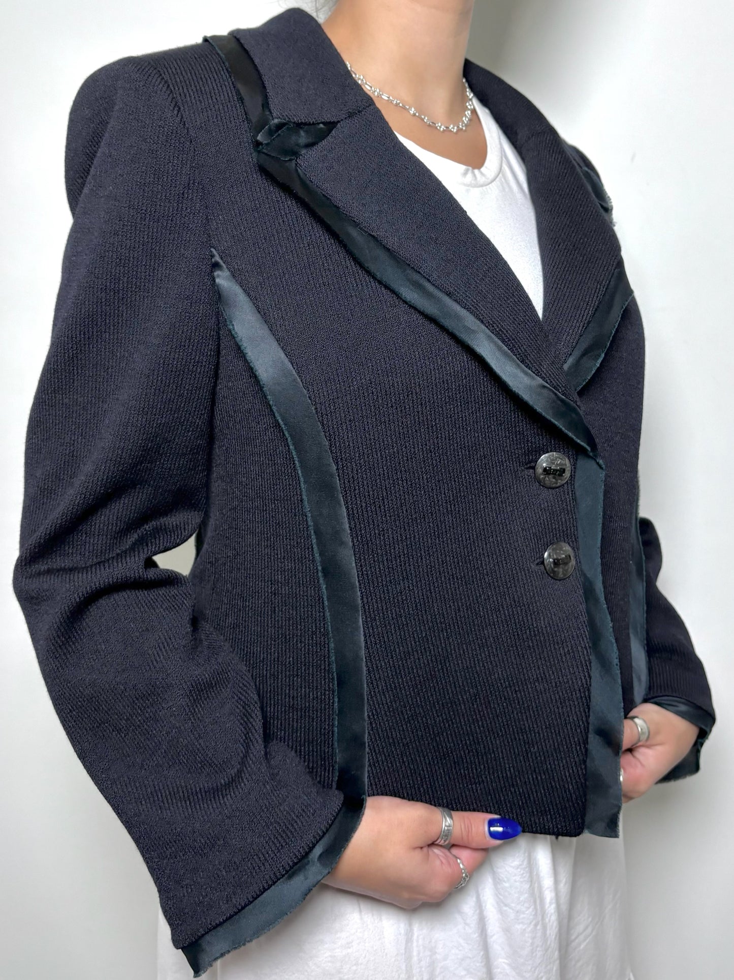 Women Size 8 St. John Black Solid Blazer