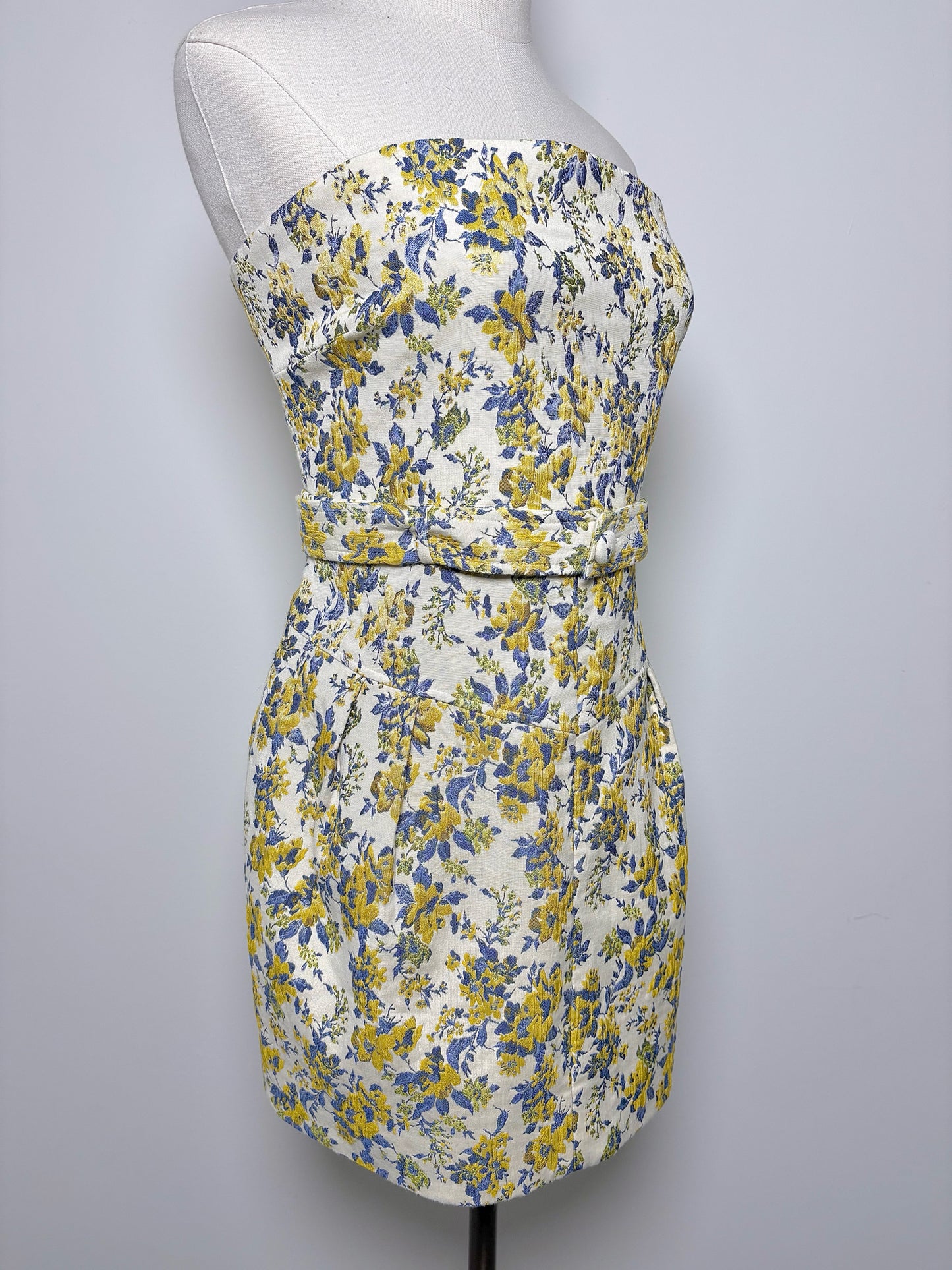 Women Size L Lovers & Friends Yellow, cream, blue Floral Polyester Dress