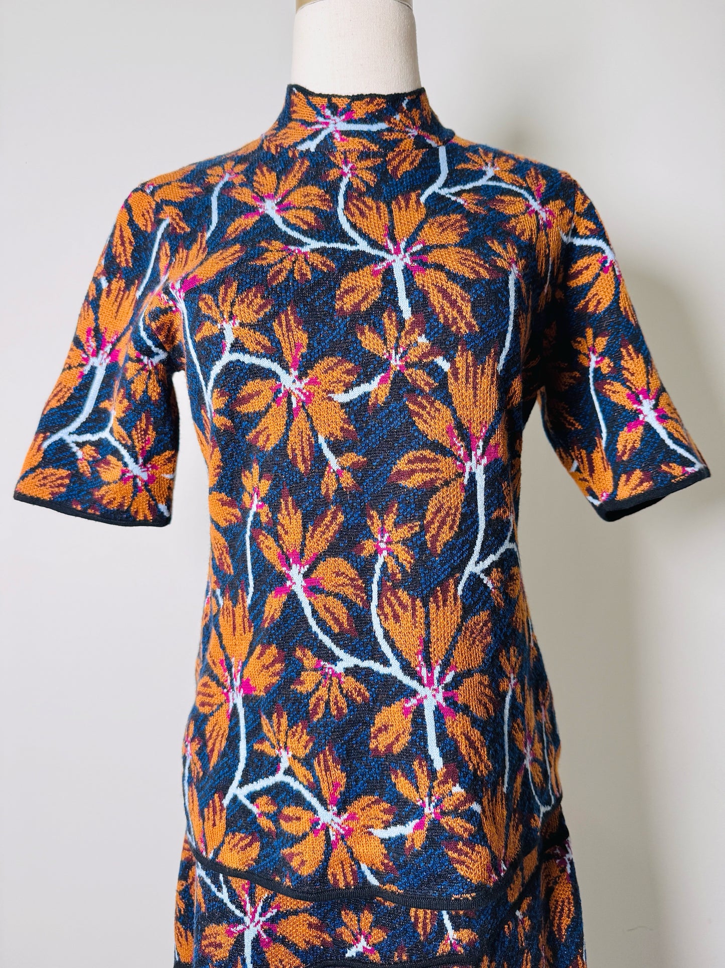 Women Size L Ulla Johnson Navy, Blue, Orange Floral SS Sweater