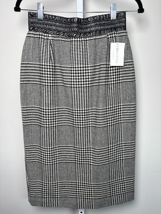 Women Size 40 Jucca Black, White Houndstooth Skirt