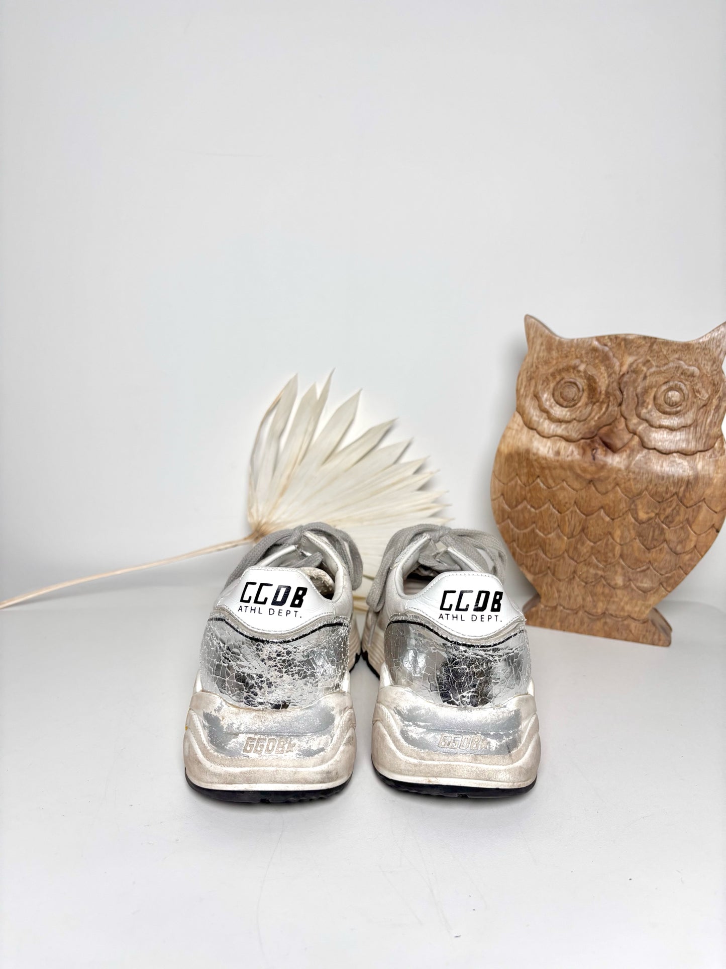 W Shoe Size 38 (7.5) Golden Goose White, Metallic Silver Star Running Shoes