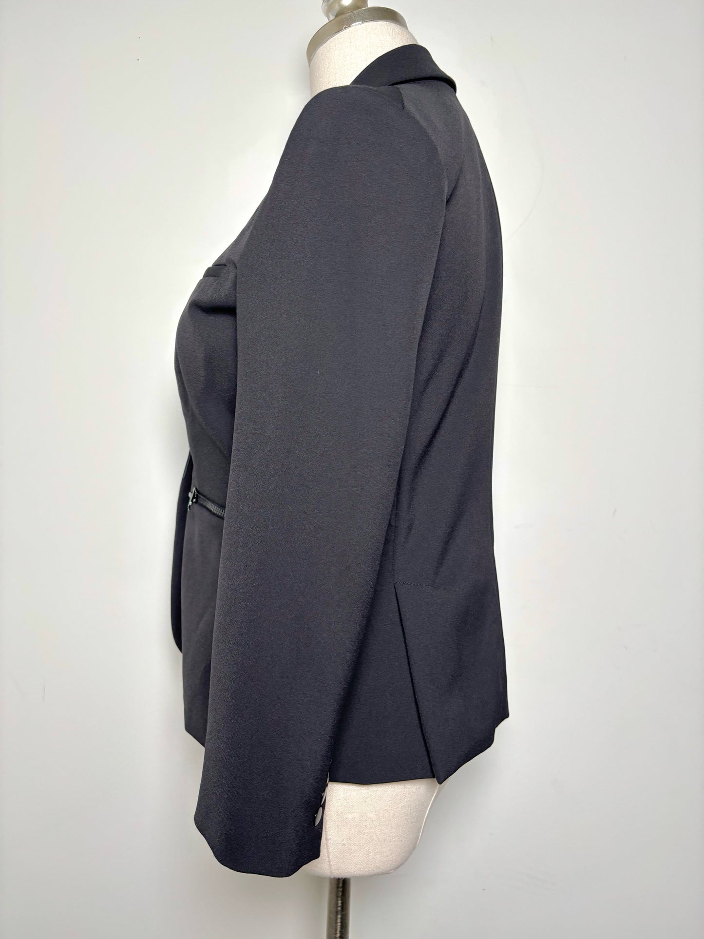 Women Size 4 Veronica Beard Black Iconic Dickey Blazer