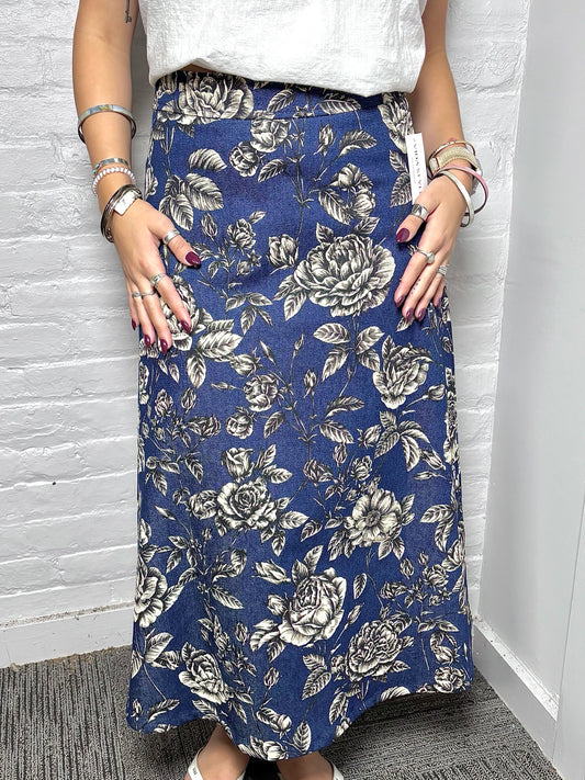 Women Size M Oscar de la Renta Blue Rose Print Pre-owned Midi Denim Skirt