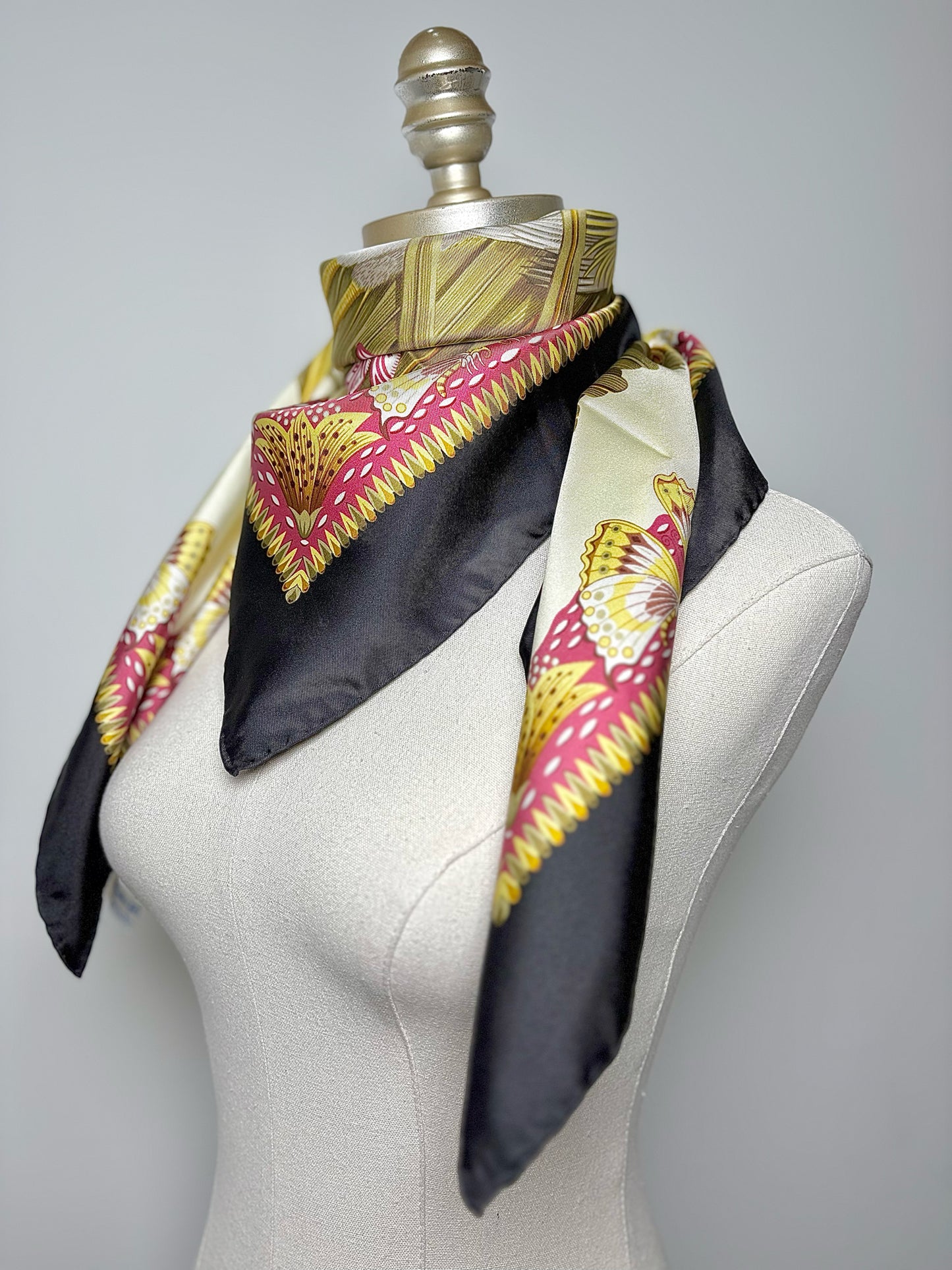 Salvatore Ferragamo Birds, Frogs, Stork, Silk Pre-owned Square Scarf