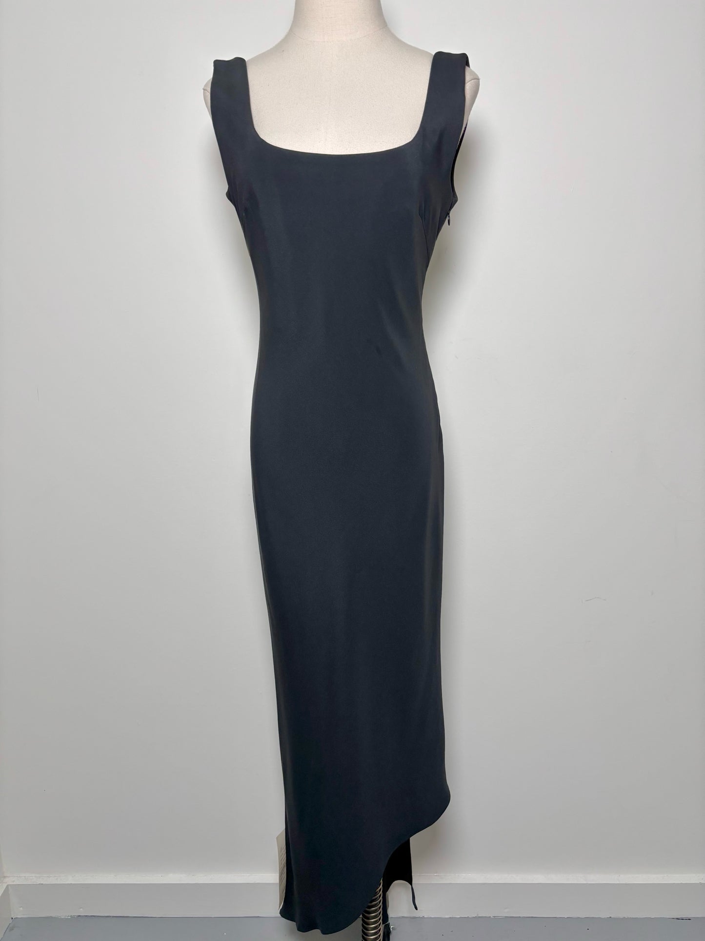 Women Size 8 (S) Alberta Feretti Black Solid NWT Asymmetrical Hem Gown