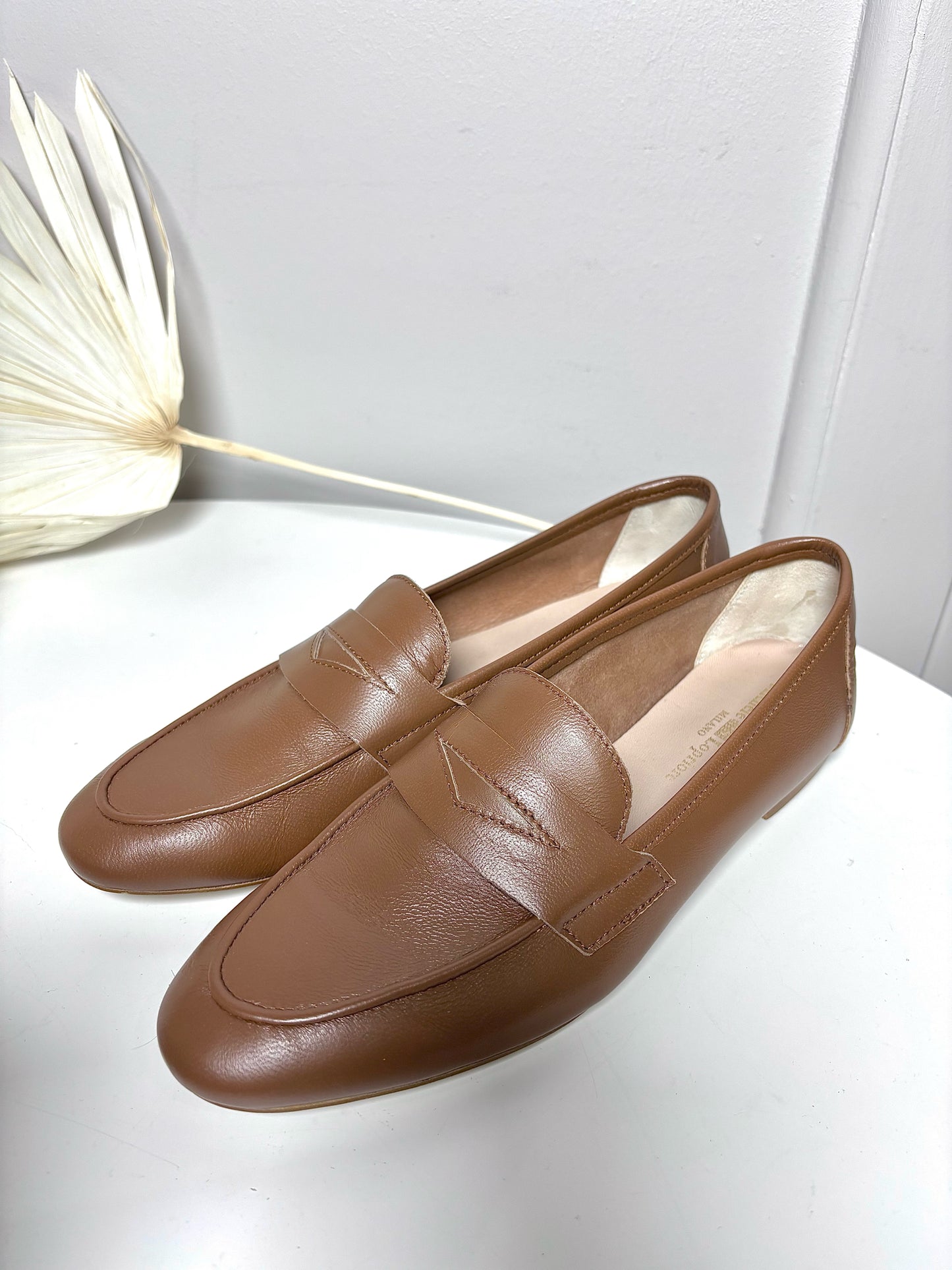 W Shoe Size 39 (8.5 US) Michele Lopriore Camel Leather Paola Loafers