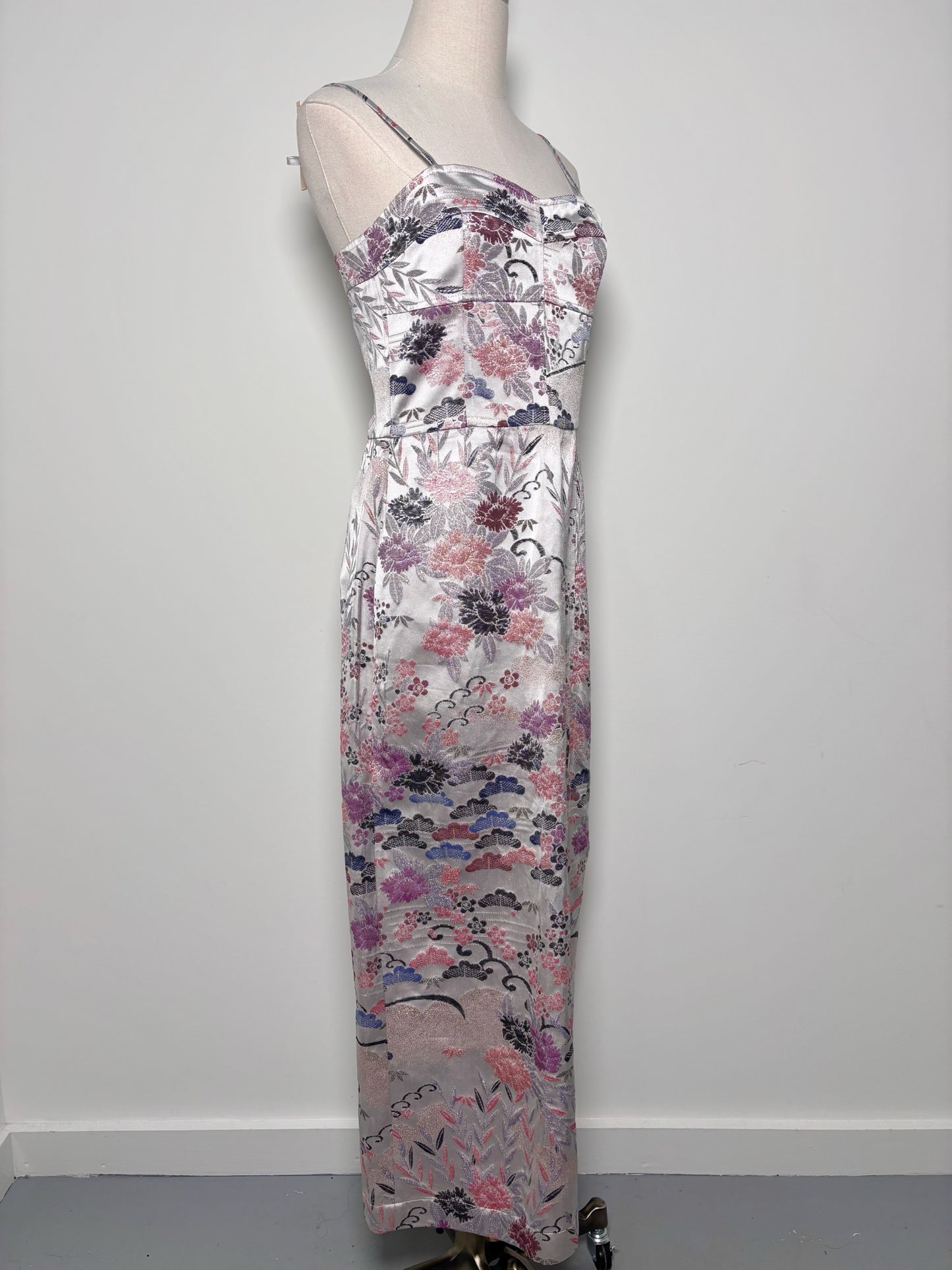 Women Size 40 (M, US) FRAMED Light Purple Embroidered Gown