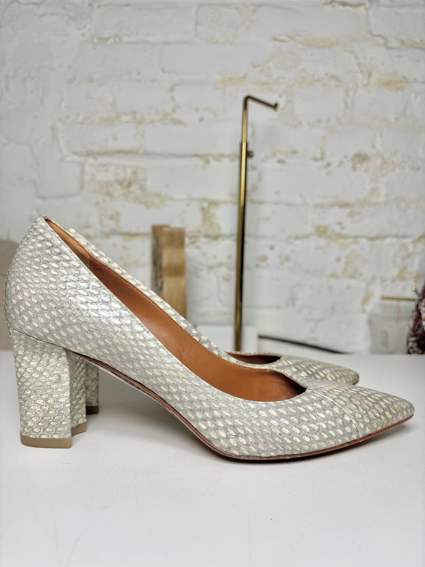 W Shoe Size 8.5 Aquaitalia Silver Leather Cowhide Pre-owned Heels