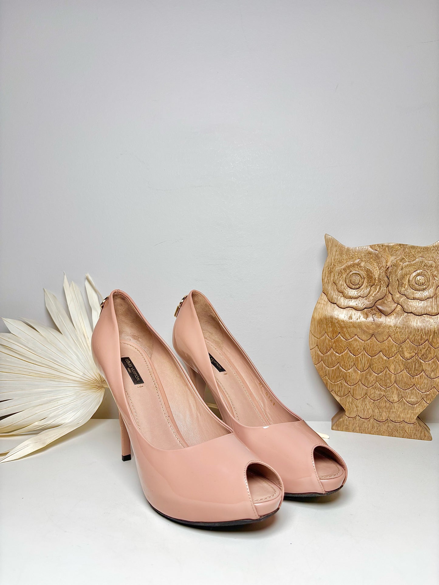 W Shoe Size 41 (8, US) Louis Vuitton Light Pink Leather Patent Heels