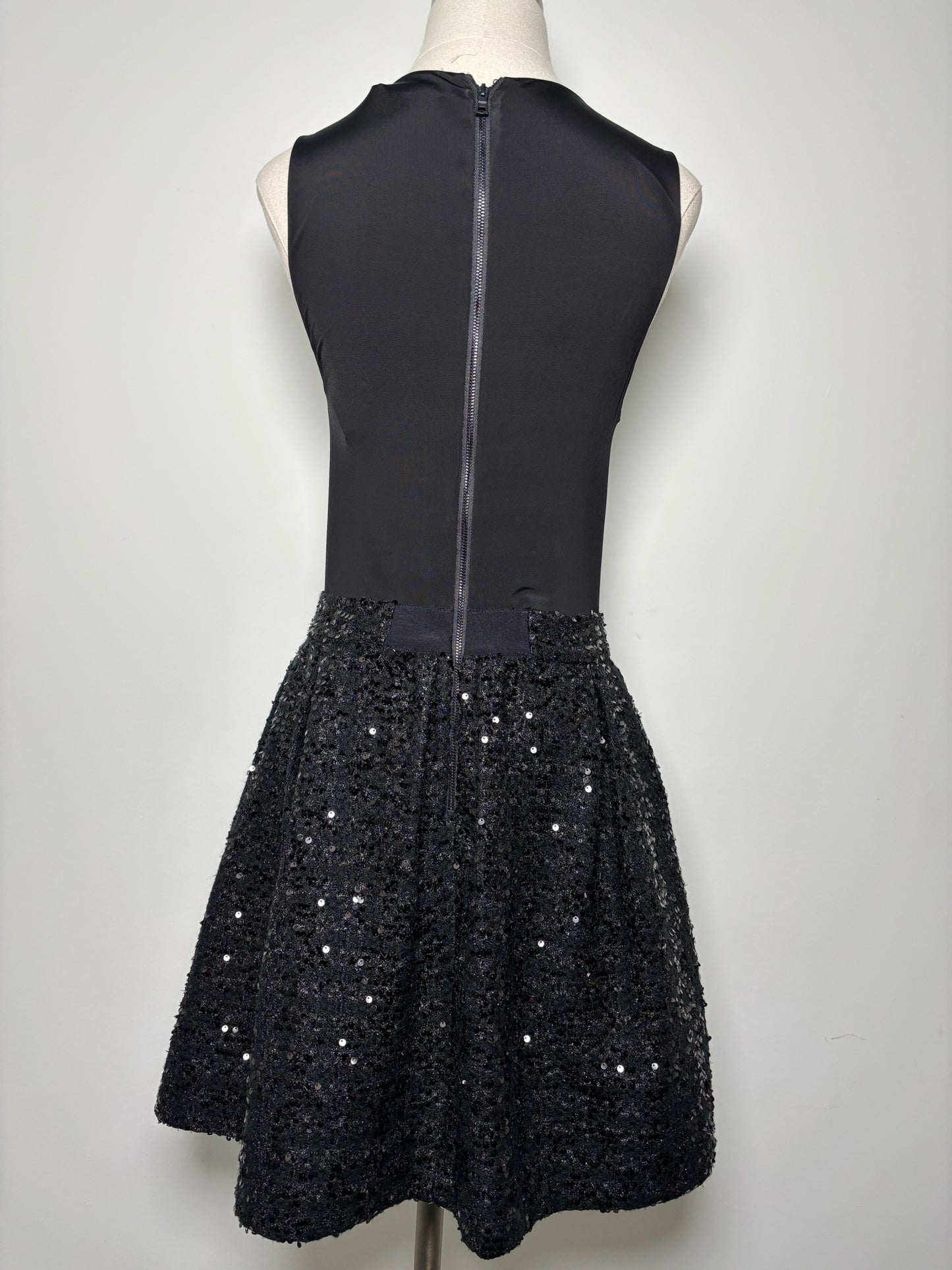 Women Size 6 Alice + Olivia Black Solid, Sequins Chara Dress