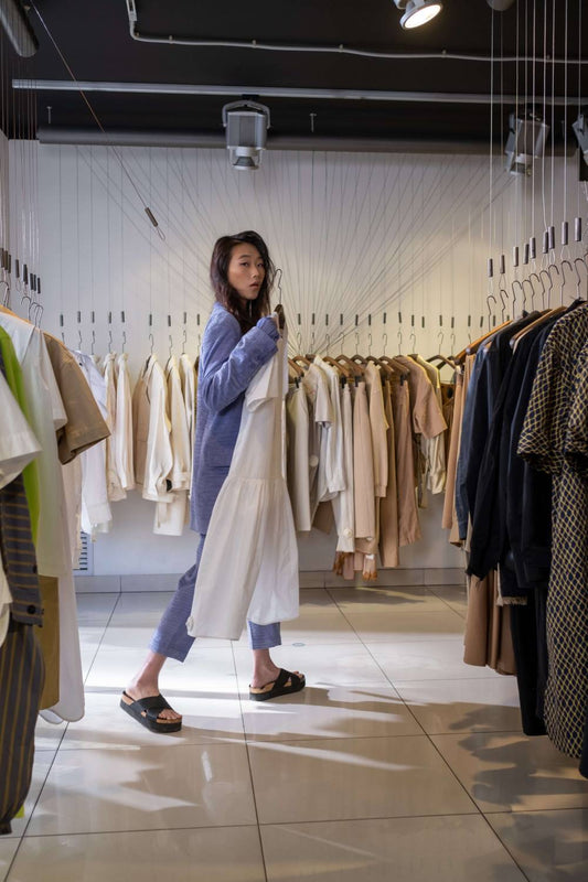 Tips For Selling Your Clothes At Consignment Shops - VIDA STYLE SHOP