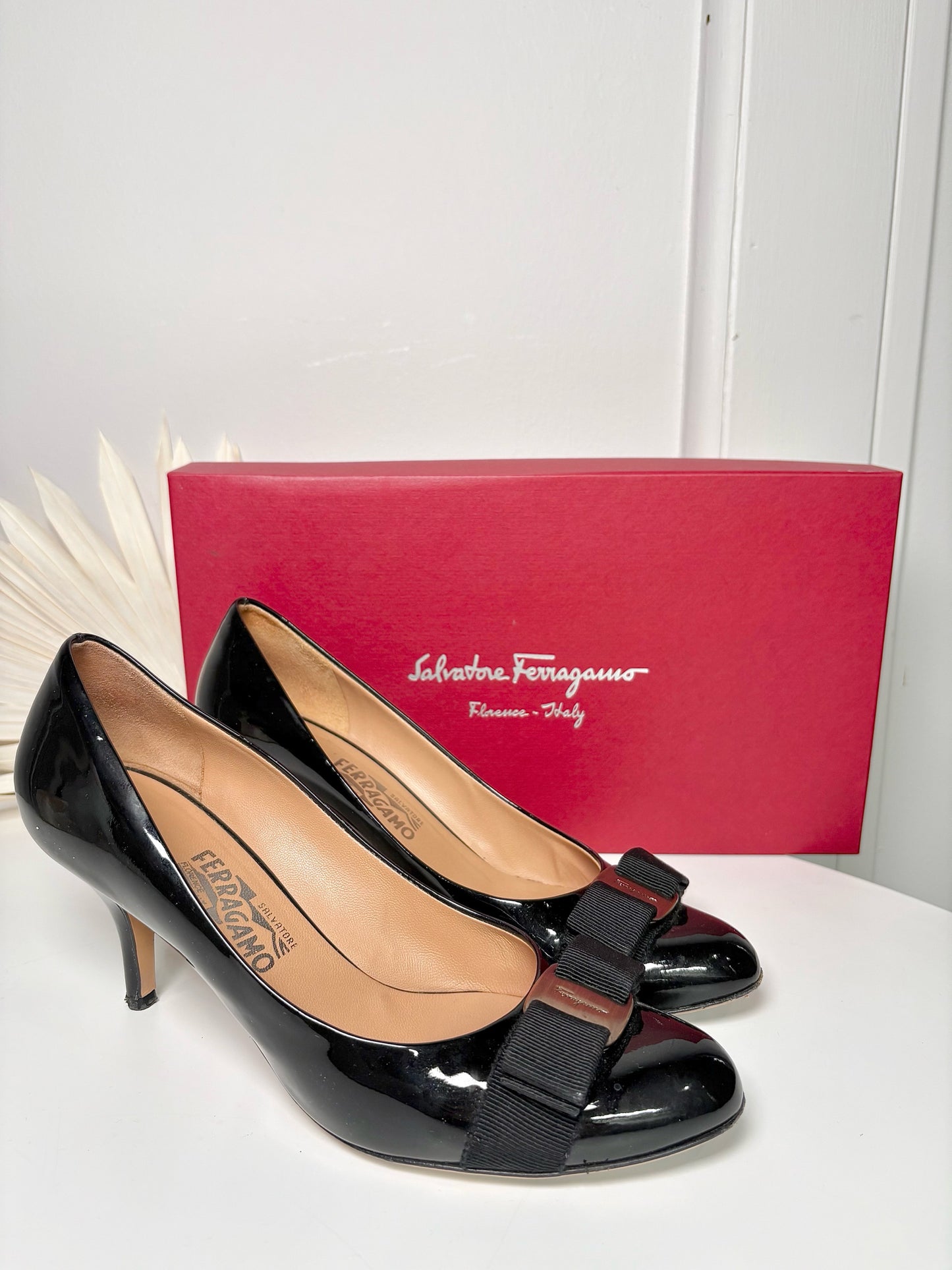 W Shoe Size 7.5 Salvatore Ferragamo Carla Black Patent Leather Heels