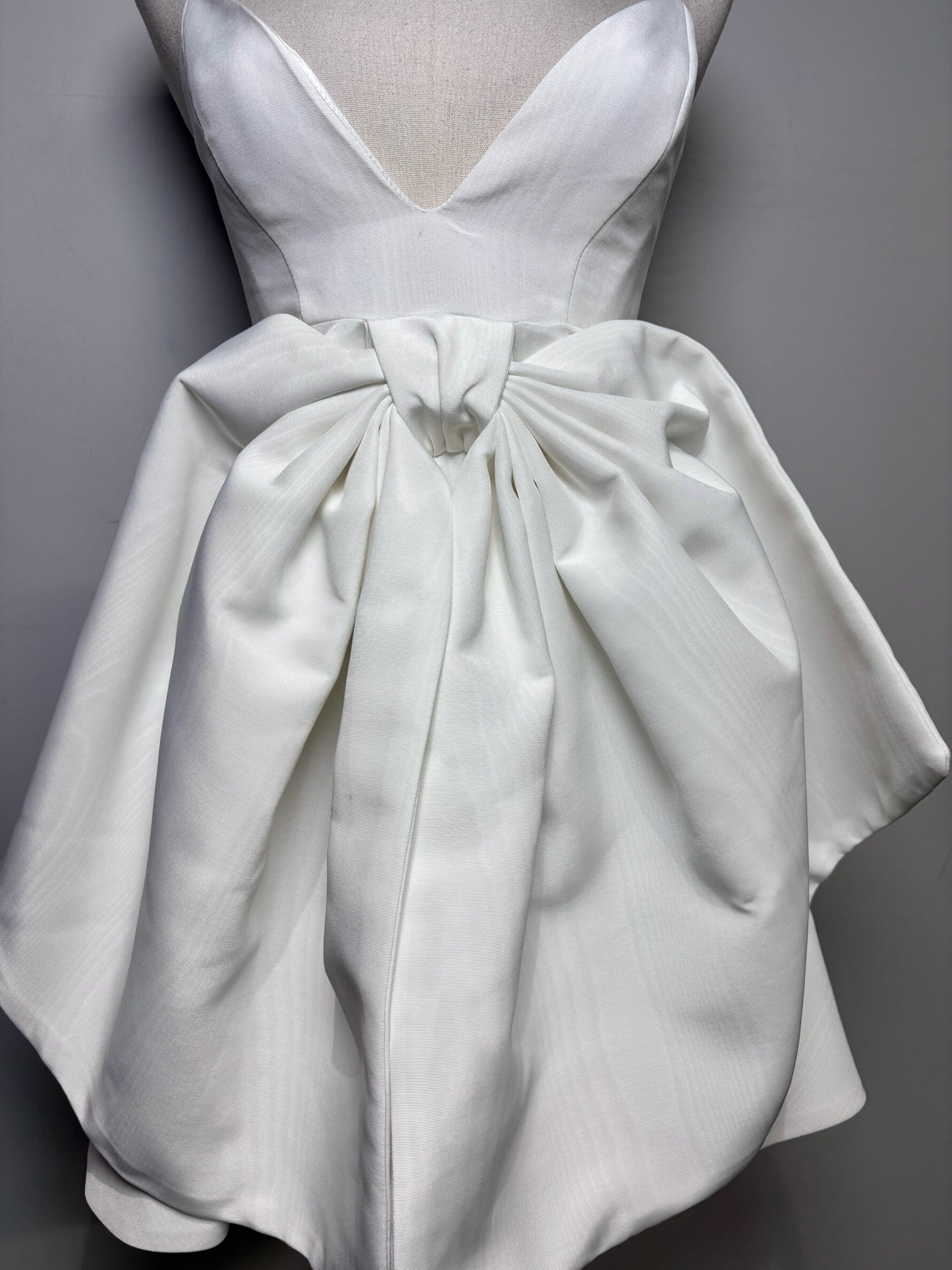 Women Size 2 Bardot White Solid Polyester Women's NWT Dress