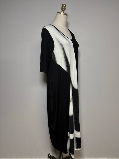 Women Size XS Ozai N Ku Black & White Viscose & Elastane NWT Pre-Owned Cocoon Midi Dress