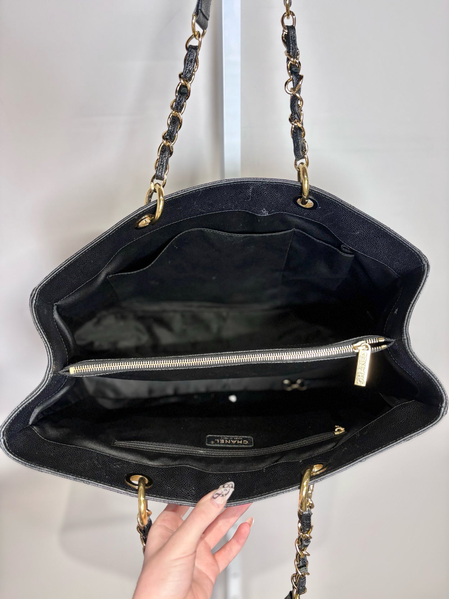 Chanel Extra Large GST Caviar Leather Black Quilted 16" Wide Pre-owned Tote