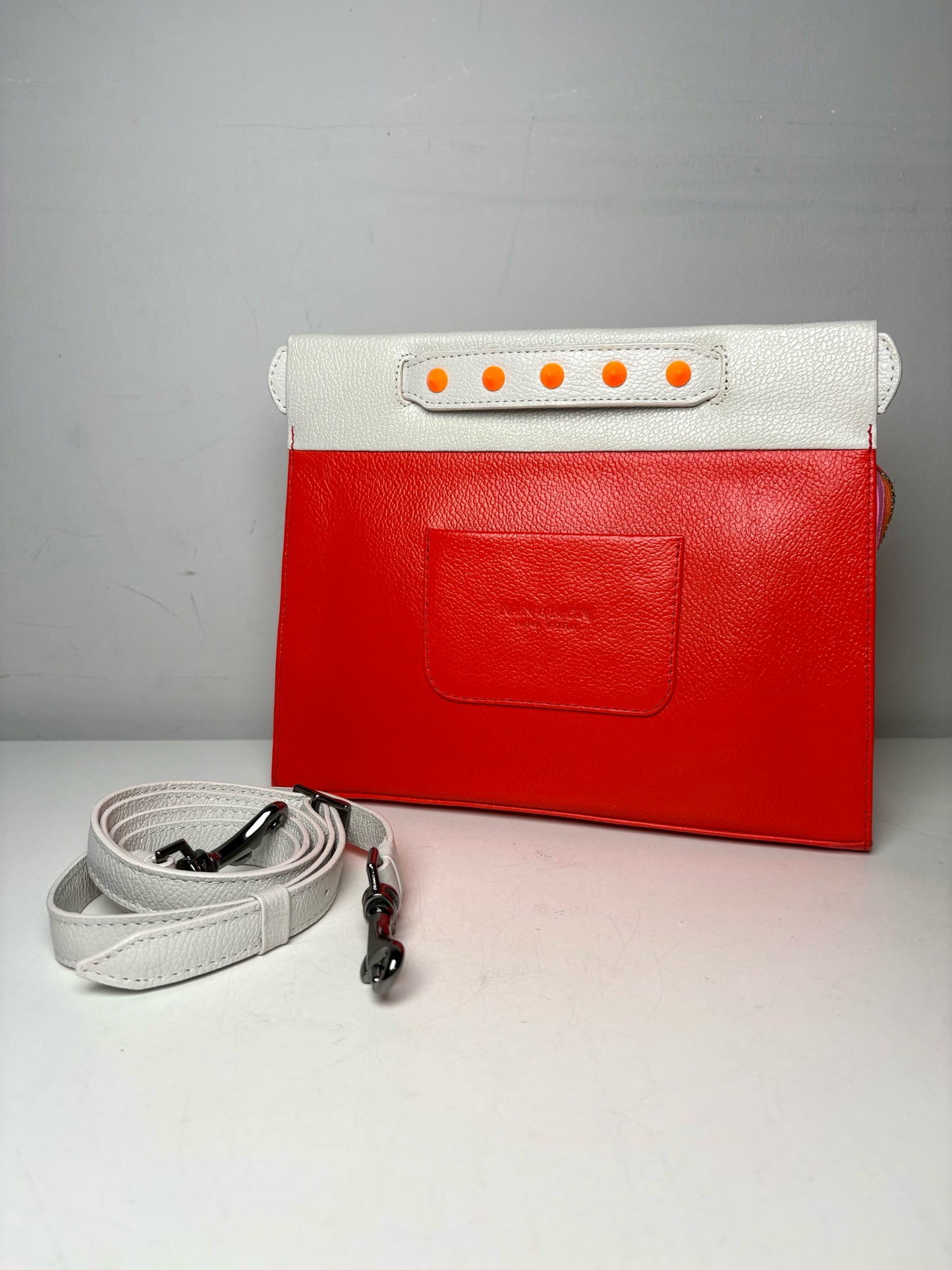 Women's Min & Mon Vali Embroidery Flowers Pre-owned, NWT Red, Pink Leather Bag