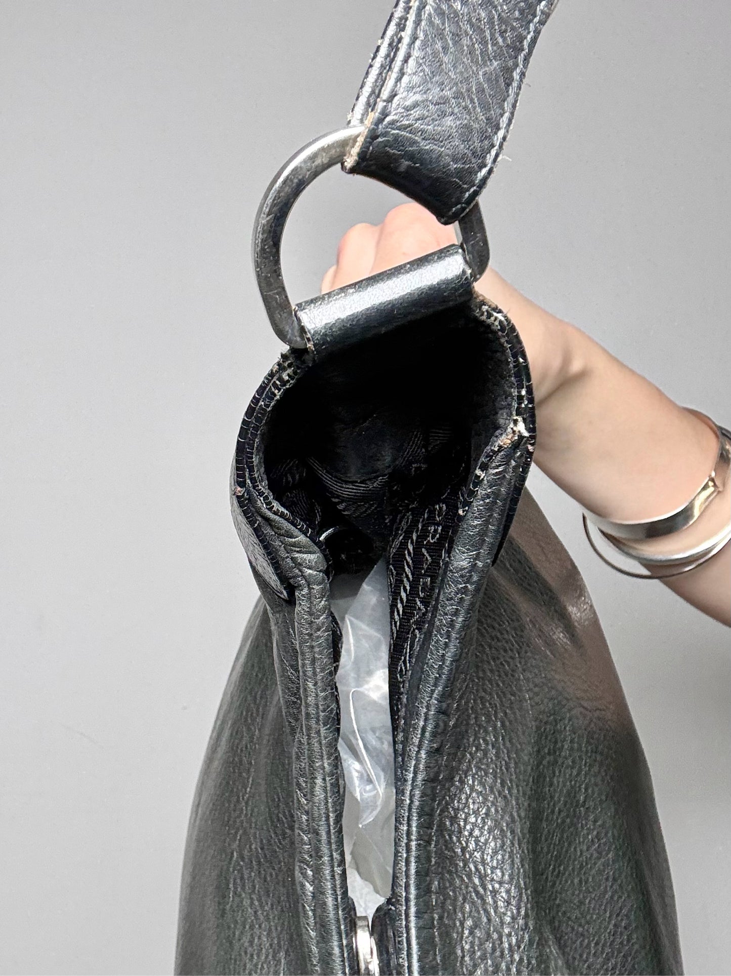 Prada Solid Vintage Leather Pre-owned Black Medium Purse