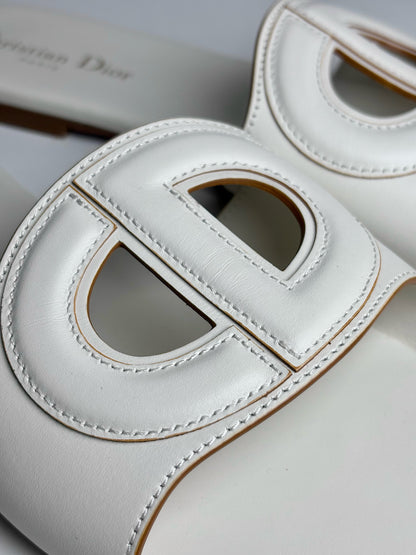 W Shoe Size 40 (9.5 - 10) Christian Dior Off-white Leather Calfskin Flats