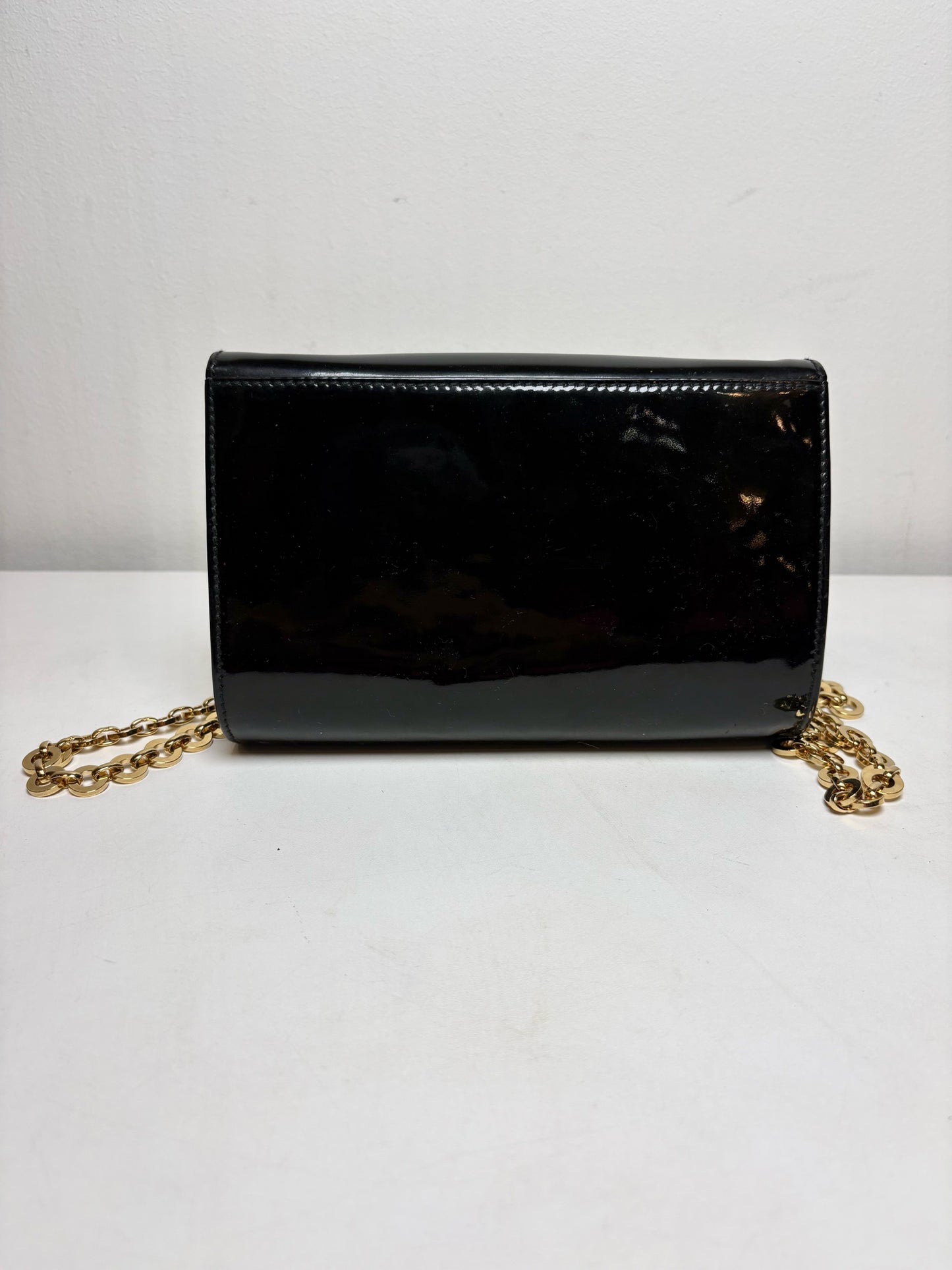 Women's Salvatore Ferragamo Solid Vintage Patent Leather Pre-owned Black Purse